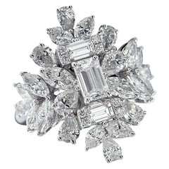 Used Sumptuous 18 Karat White Gold and Diamond Wedding Ring