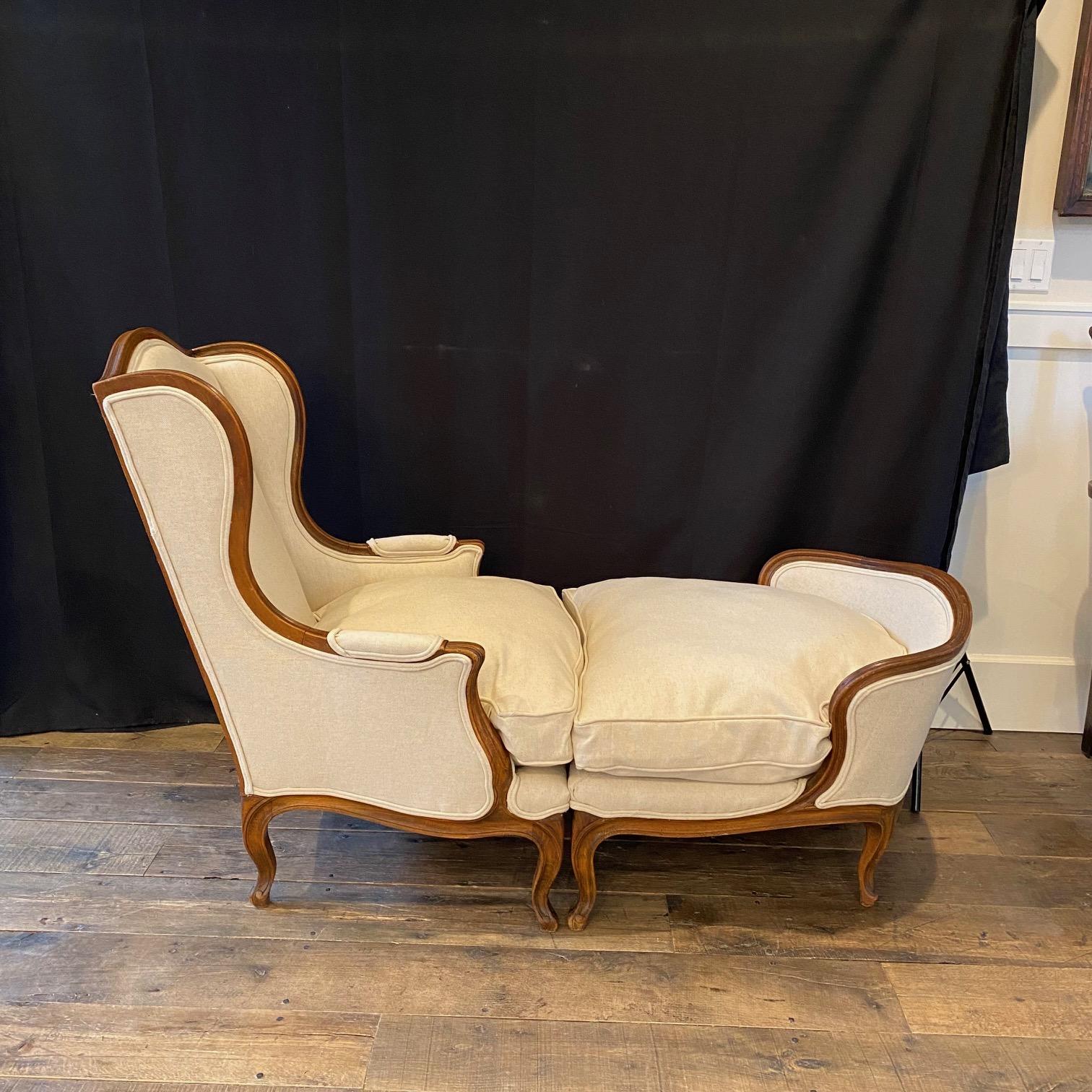 This beautiful two piece walnut Duchesse Brisee has been newly reupholstered in a top quality British linen blend. Raised up on tapered fluted and reeded legs, it was carved out of walnut in the 1800s in the Louis XV style.
#5853

Dimensions: