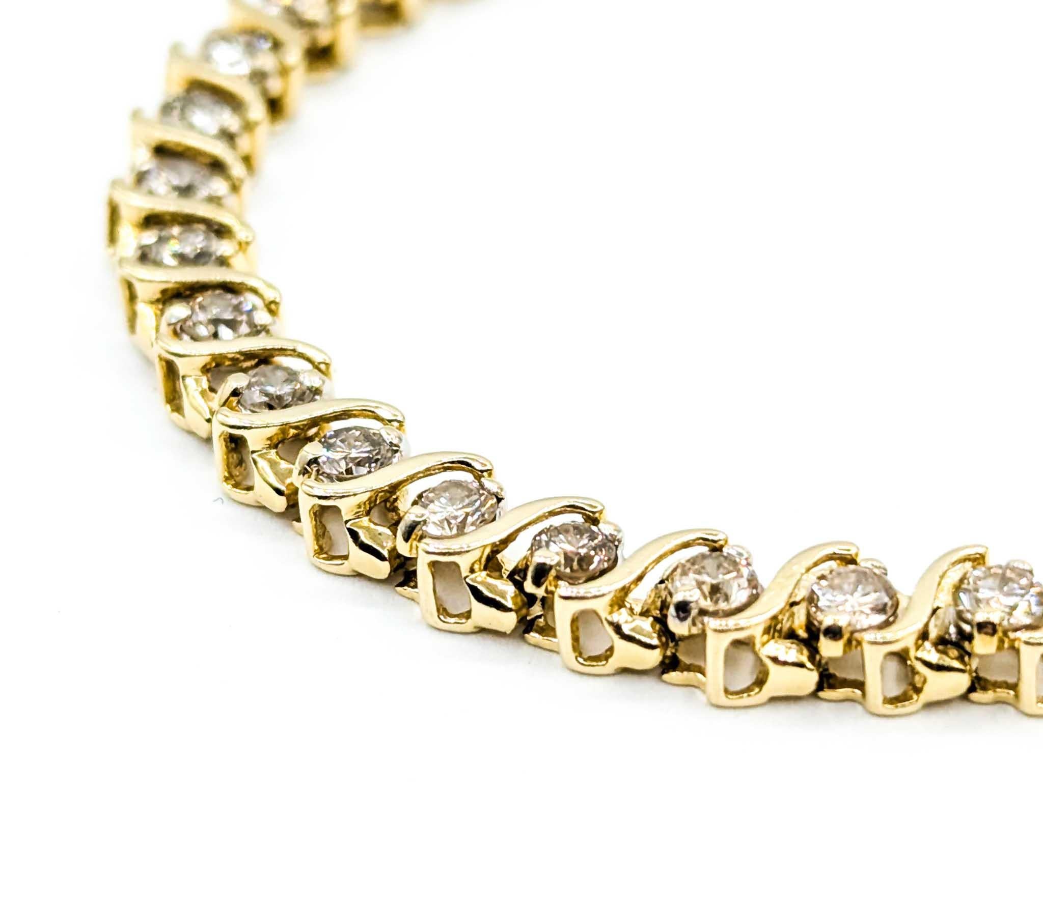 Sumptuous 3.8ctw Diamond Encrusted 14ky Tennis Link Fashion Bracelet Pour femmes en vente