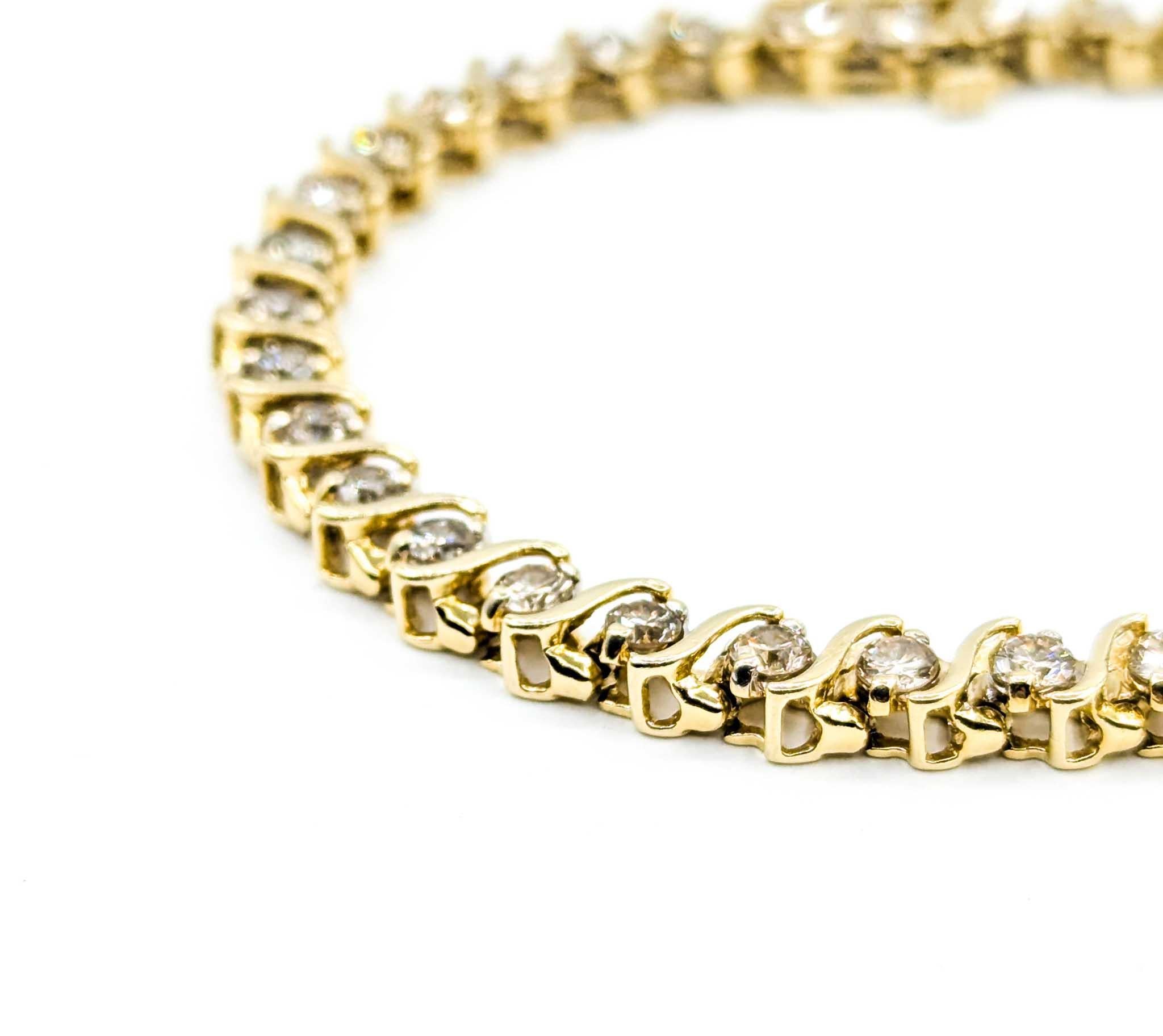 Sumptuous 3.8ctw Diamond Encrusted 14ky Tennis Link Fashion Bracelet en vente 1