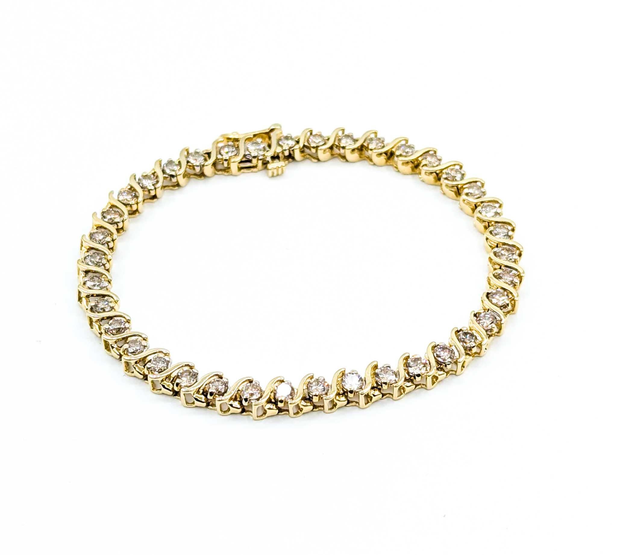 Sumptuous 3.8ctw Diamond Encrusted 14ky Tennis Link Fashion Bracelet en vente 3