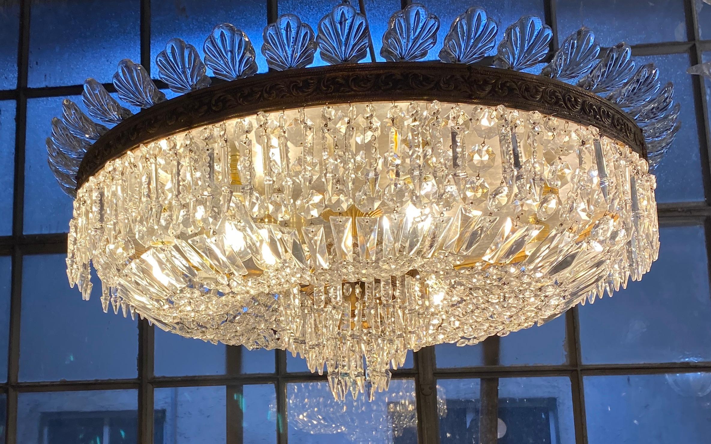 Sumptuous Crystal and Brass Chandelier, Italy, 1940 For Sale 3