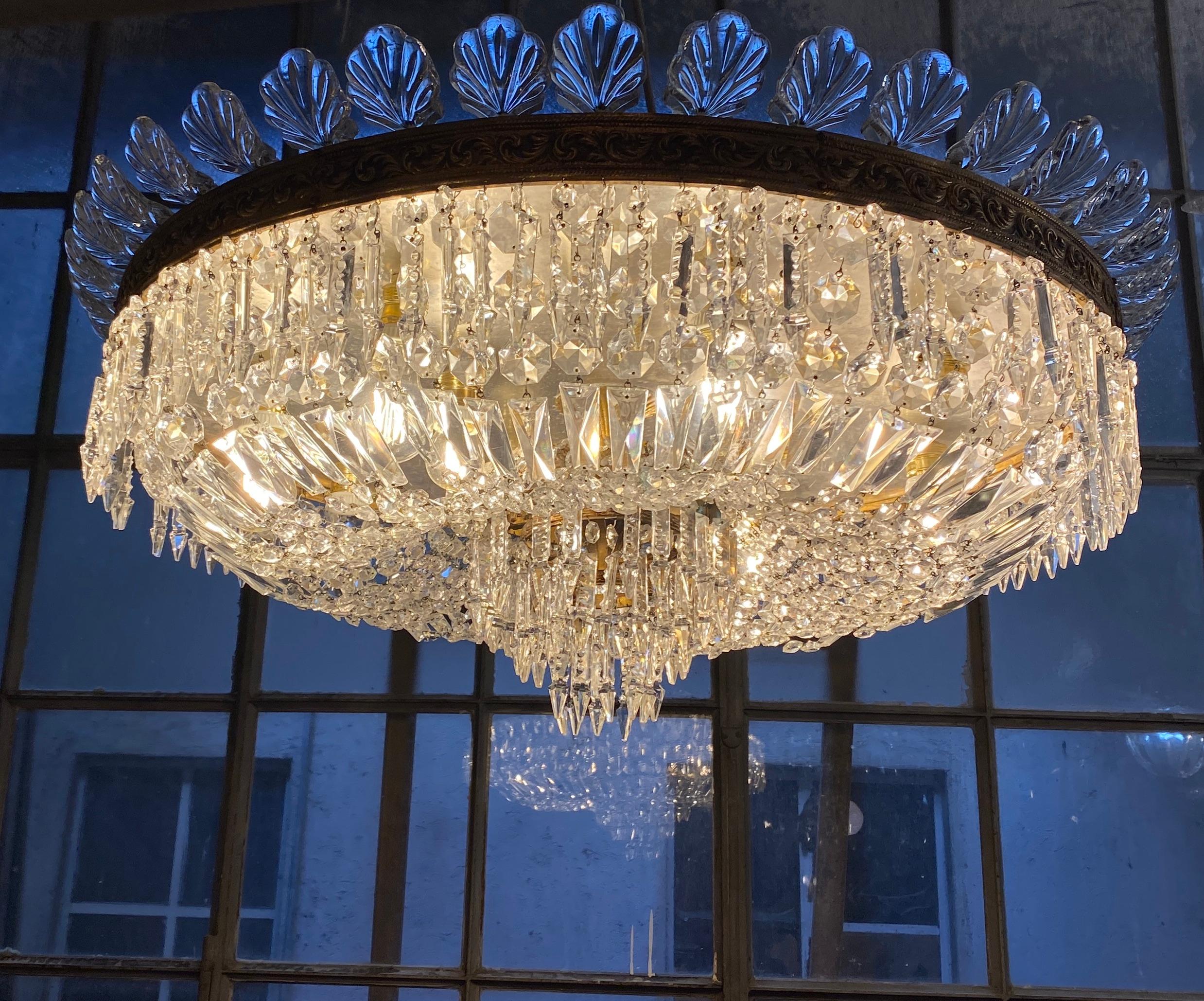 Italian Sumptuous Crystal and Brass Chandelier, Italy, 1940 For Sale