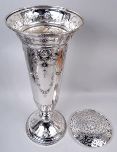 Suntuoso jarrón Gorham eduardiano clásico de plata de ley de 27 pulgadas