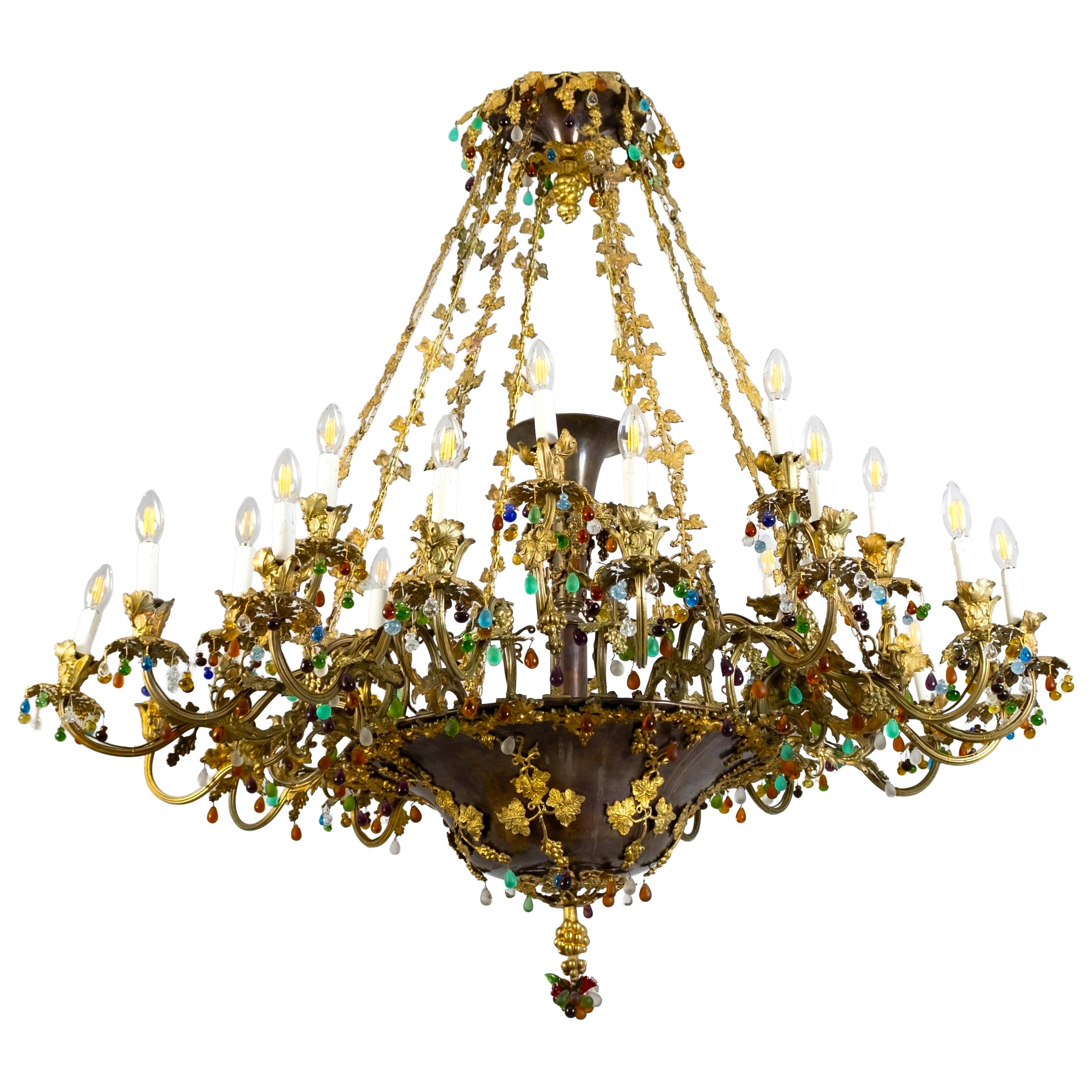 Prächtige Liberty Bronze und Kristall  24-armiger Kronleuchter, Italien, 1920'. im Angebot