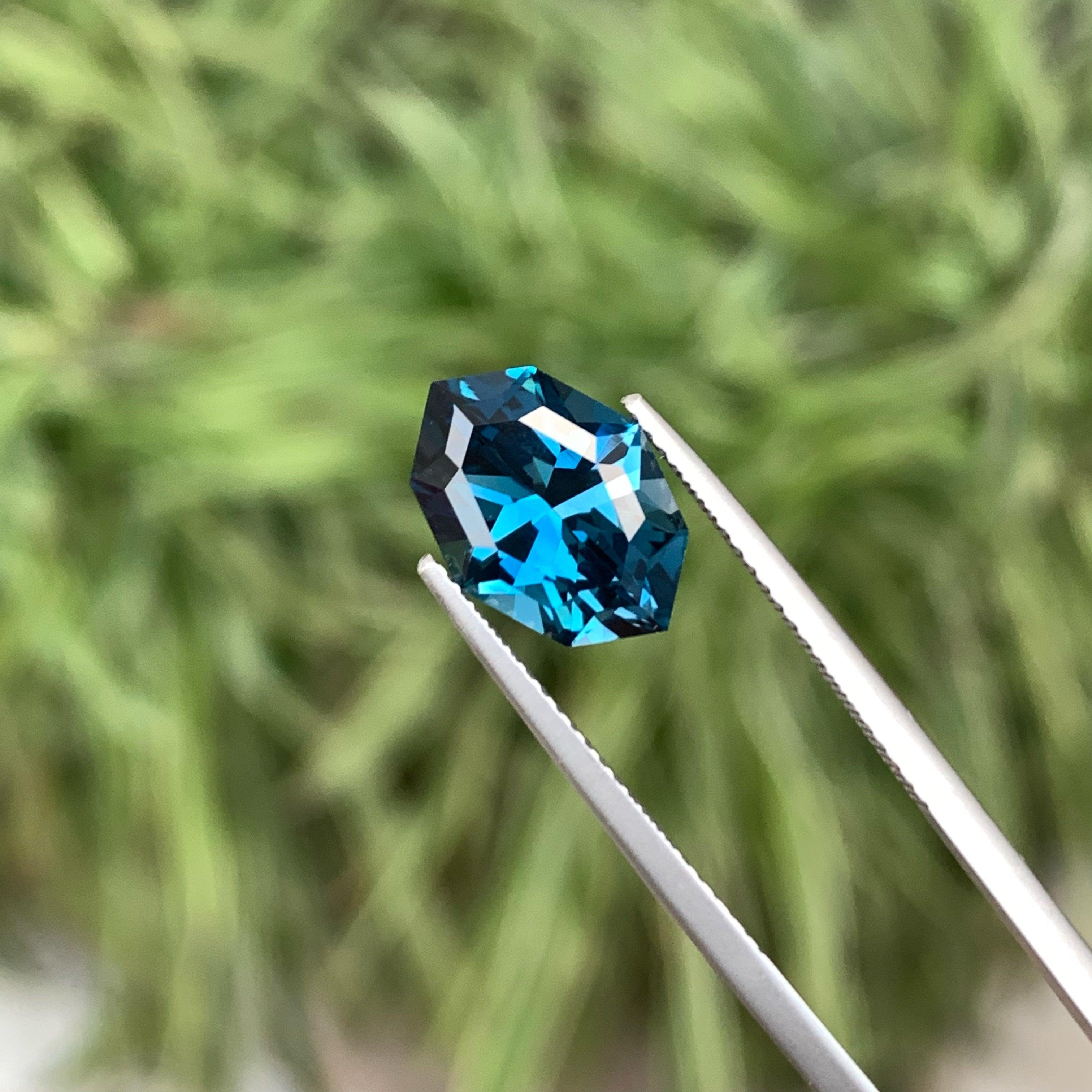 Sumptuous London Blue Topaz Gemstone, available For Sale At Wholesale Price Natural High Quality 4.25 Carats Eye Clean Clarity Natural Loose Topaz From Africa. 
Product Information:
GEMSTONE NAME: Sumptuous London Blue Topaz Gemstone
WEIGHT: 4.25