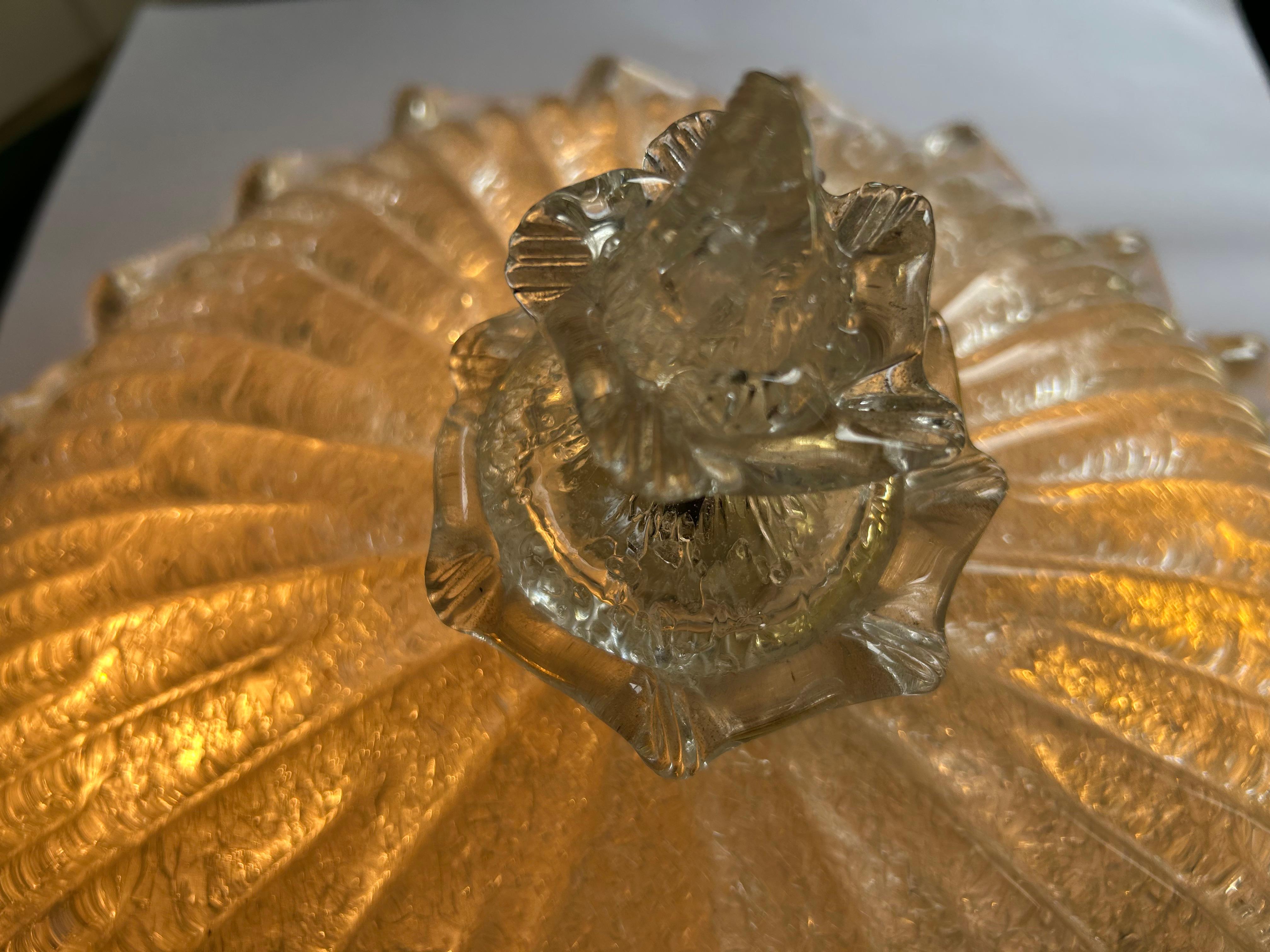 Sumptuous Murano Glass Pagoda with Gold Inclusions, 1980's For Sale 3