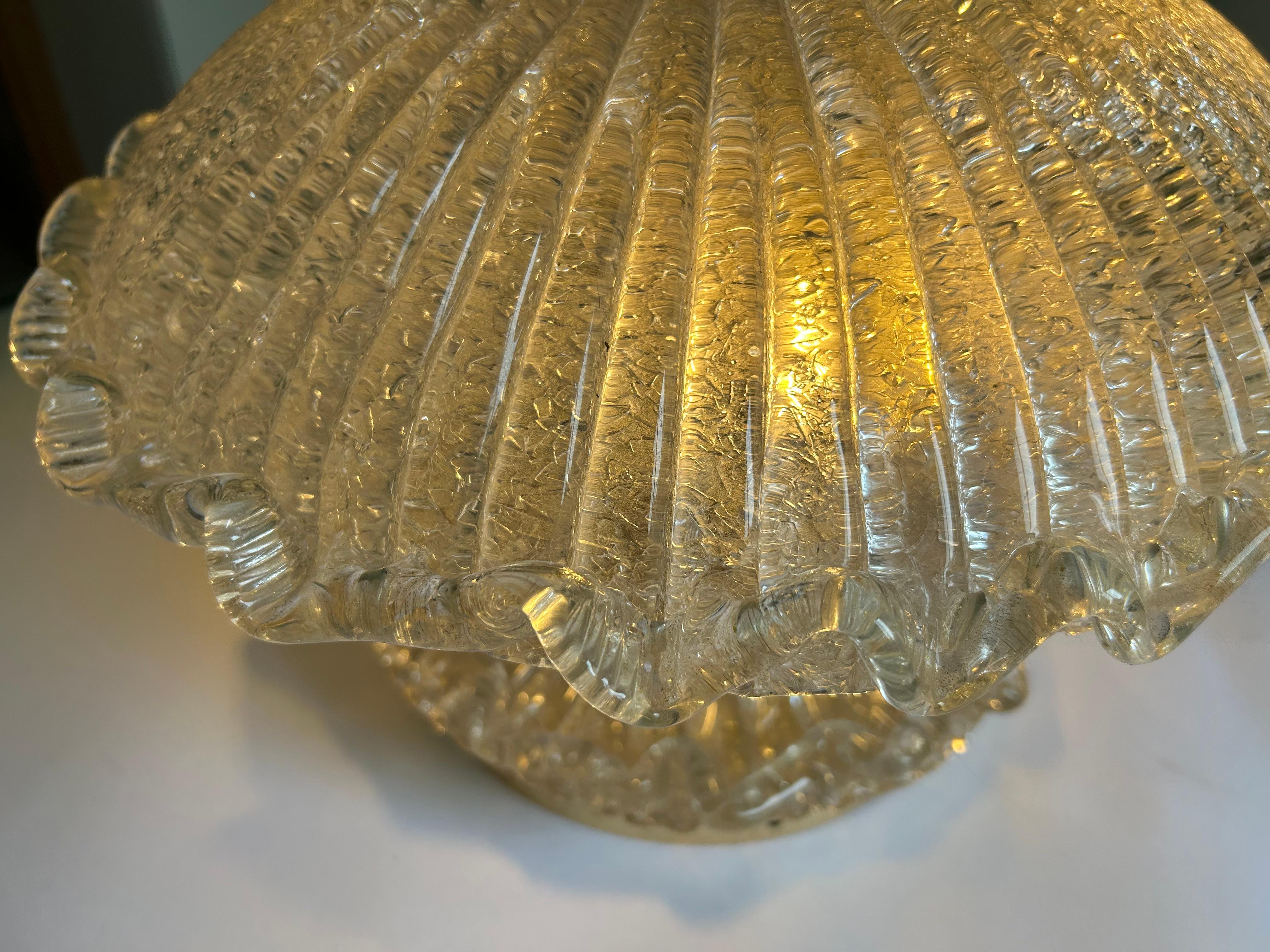 Sumptuous Murano Glass Pagoda with Gold Inclusions, 1980's For Sale 5