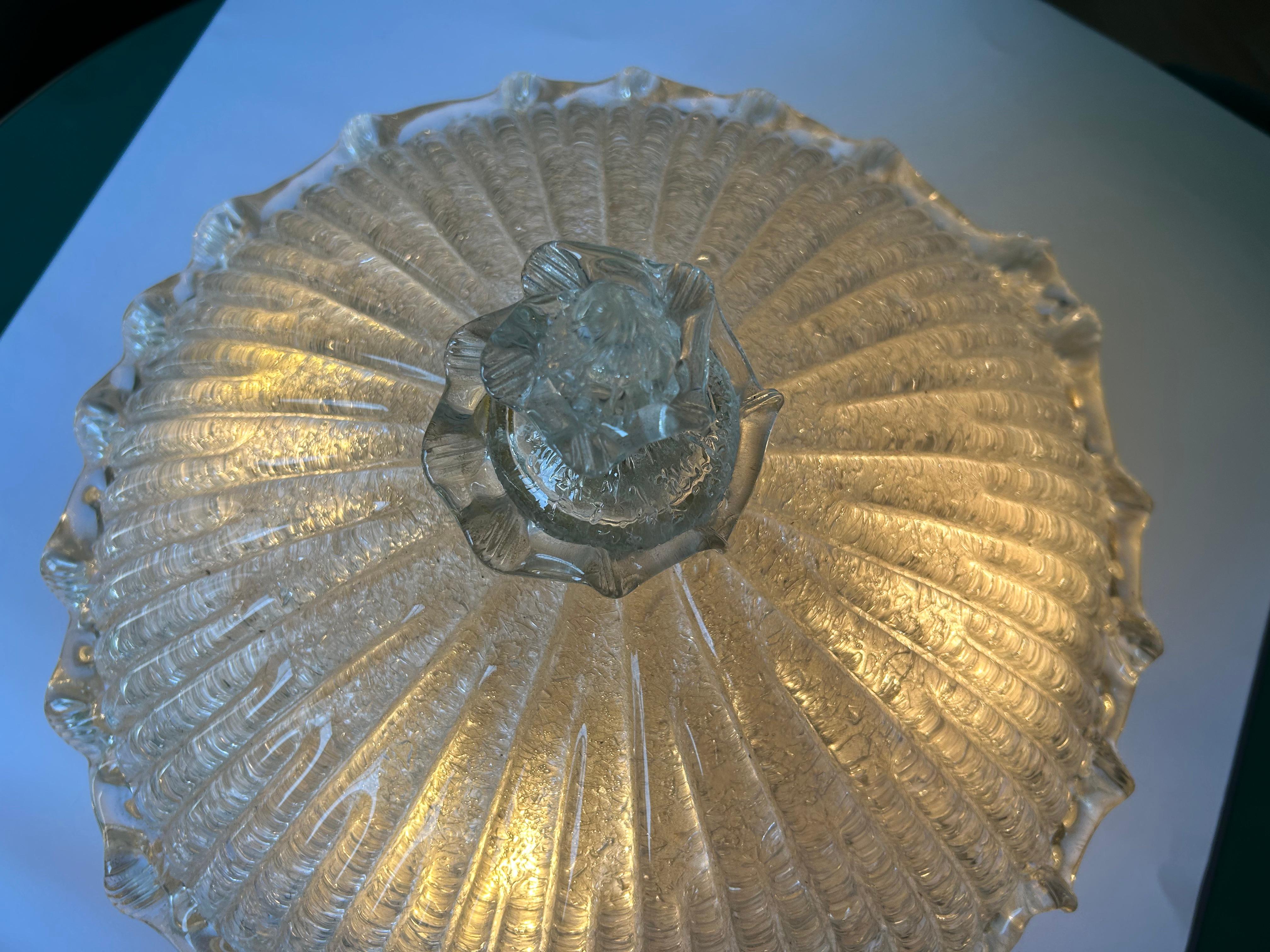 Sumptuous Murano Glass Pagoda with Gold Inclusions, 1980's In Good Condition For Sale In Budapest, HU