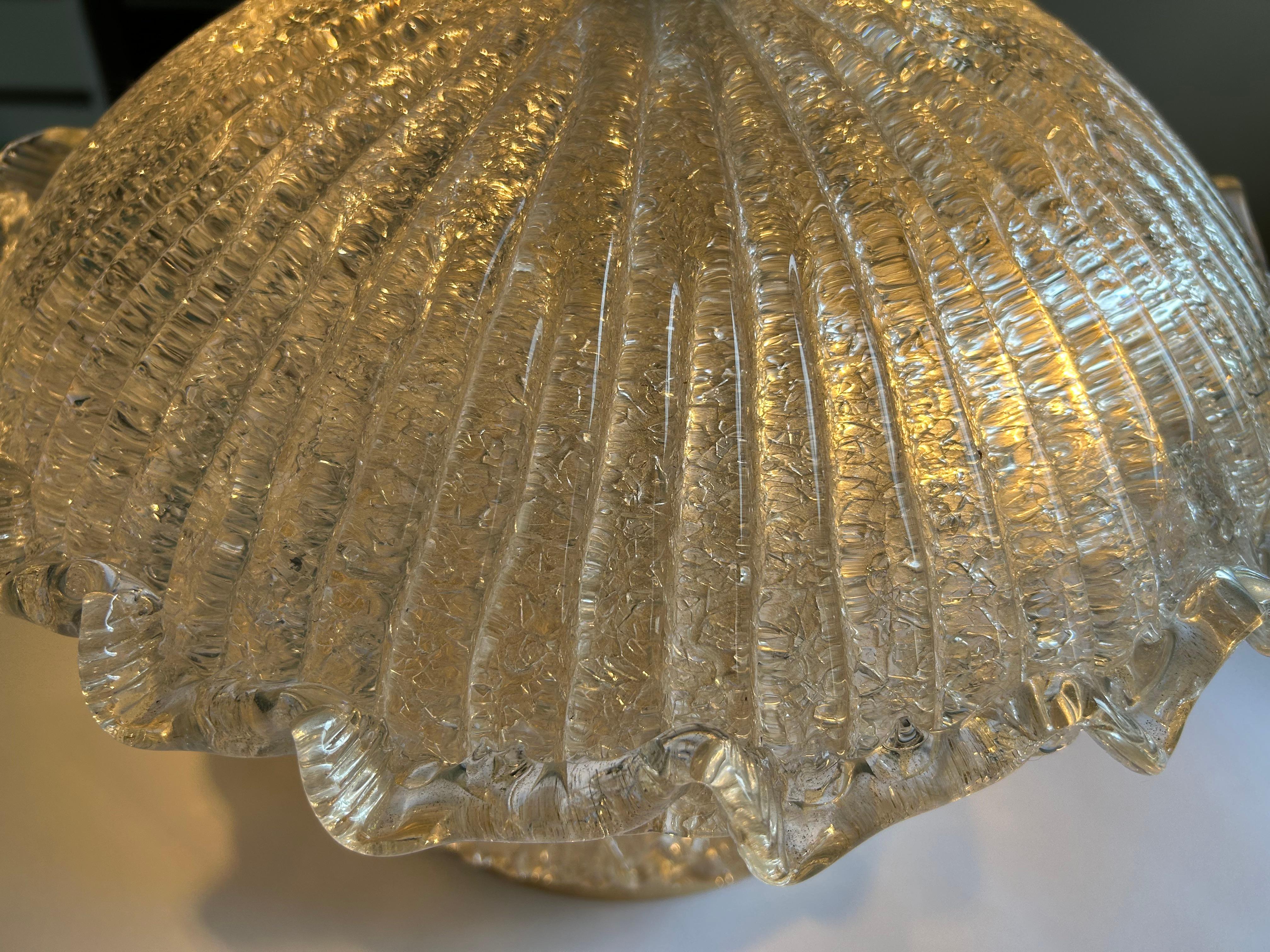 Sumptuous Murano Glass Pagoda with Gold Inclusions, 1980's For Sale 1