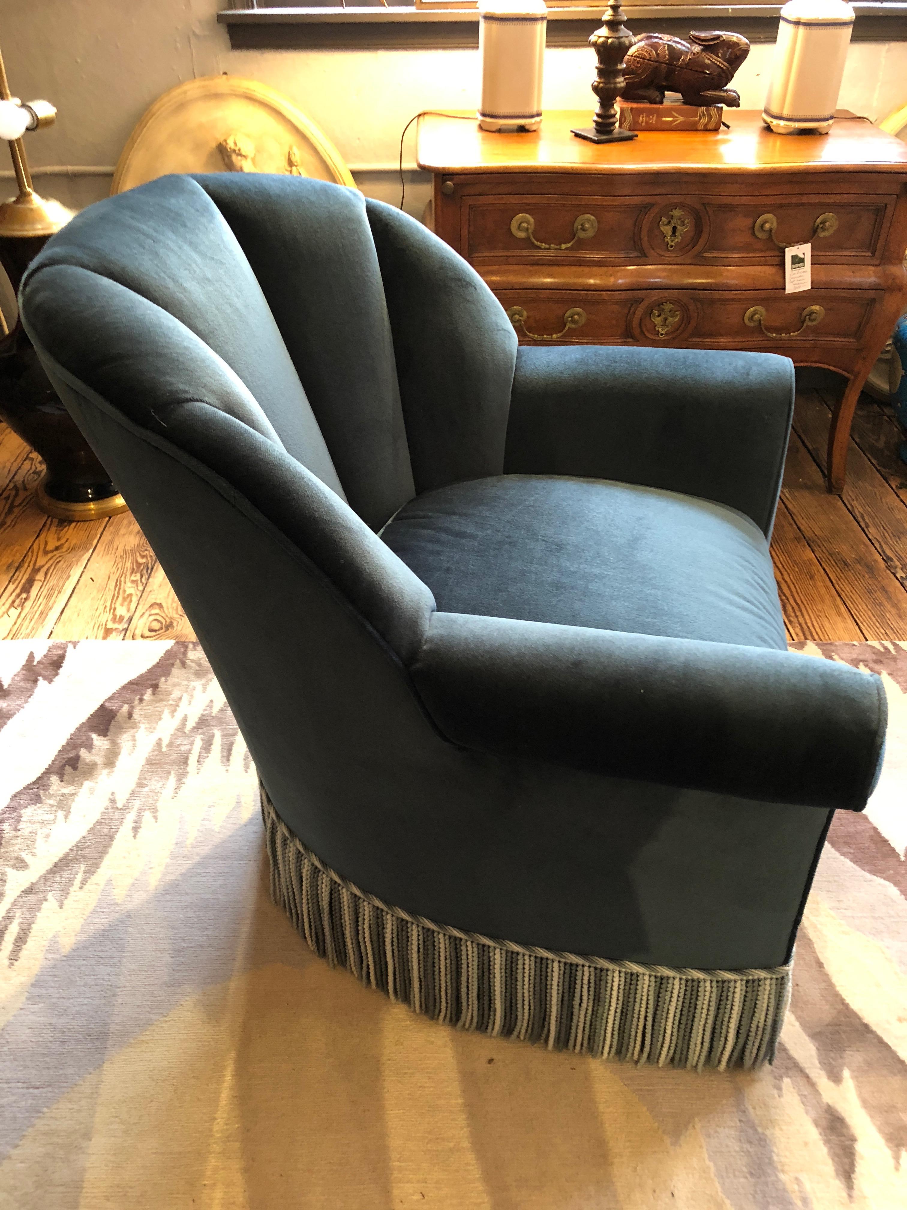 Sumptuous Pair of Blue Velvet Barrel Shaped Club Chairs with Ottoman In Good Condition In Hopewell, NJ