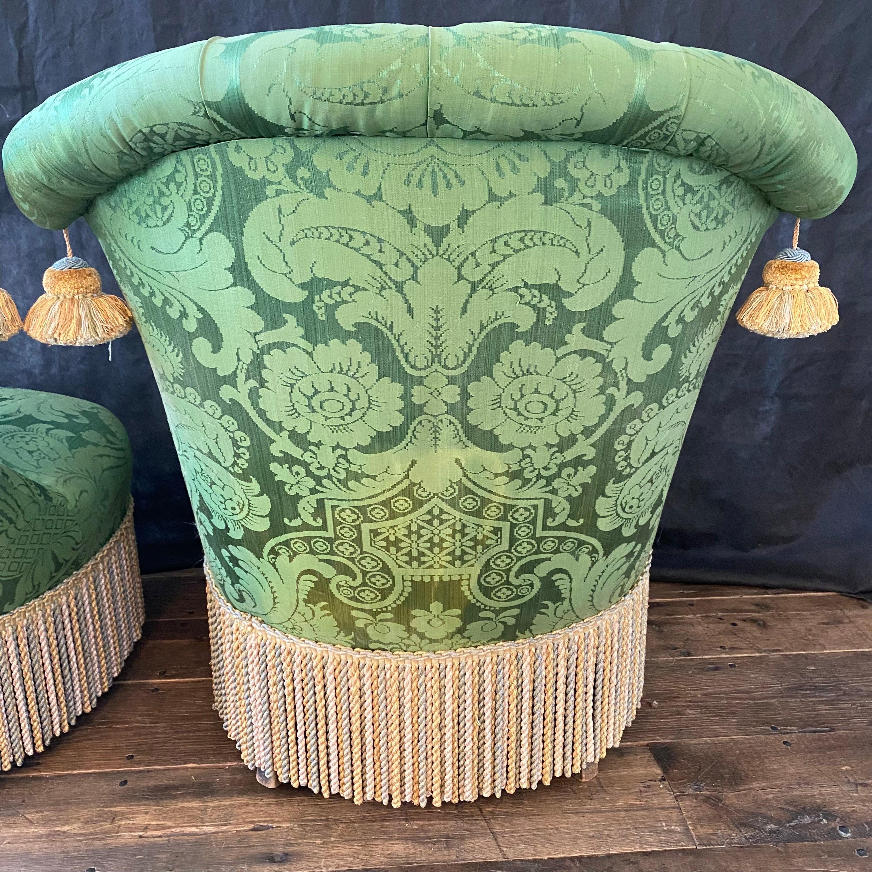 French Napoleon II Green Silk Tufted Slipper Chair In Good Condition In Hopewell, NJ