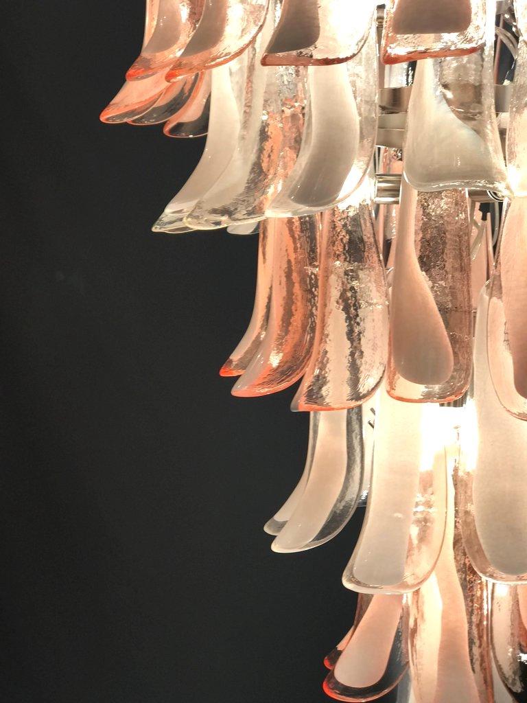 Sumptuous Pink and White Petal Murano Glass Chandelier, Italy, 1980s For Sale 2