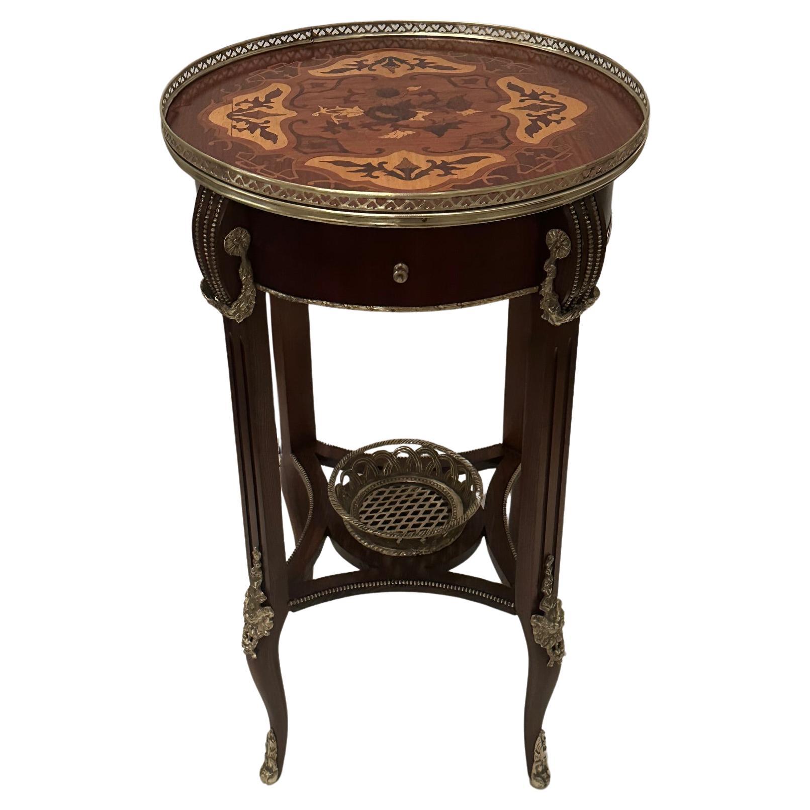 Sumptuous Round Mahogany Inlaid Side Table with Bronze Mounts For Sale