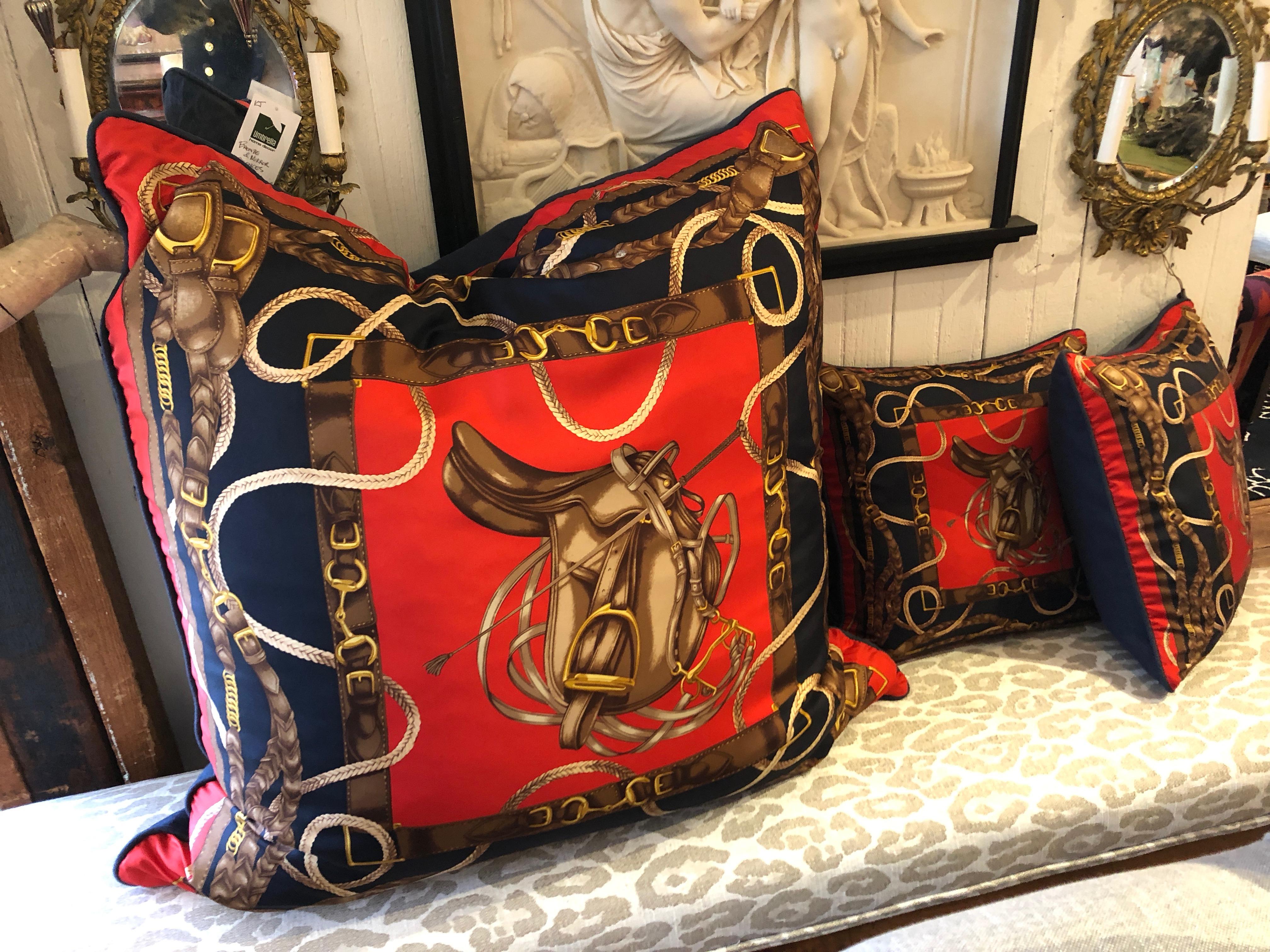 Sumptuous Set of Ralph Lauren Pillows in Red and Navy Blue 1