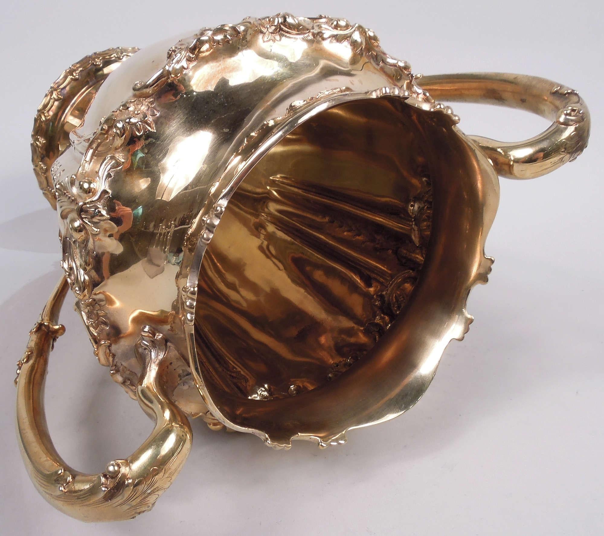 Somptueux vase urne classique en argent doré de Tiffany Edwardian en vente 3