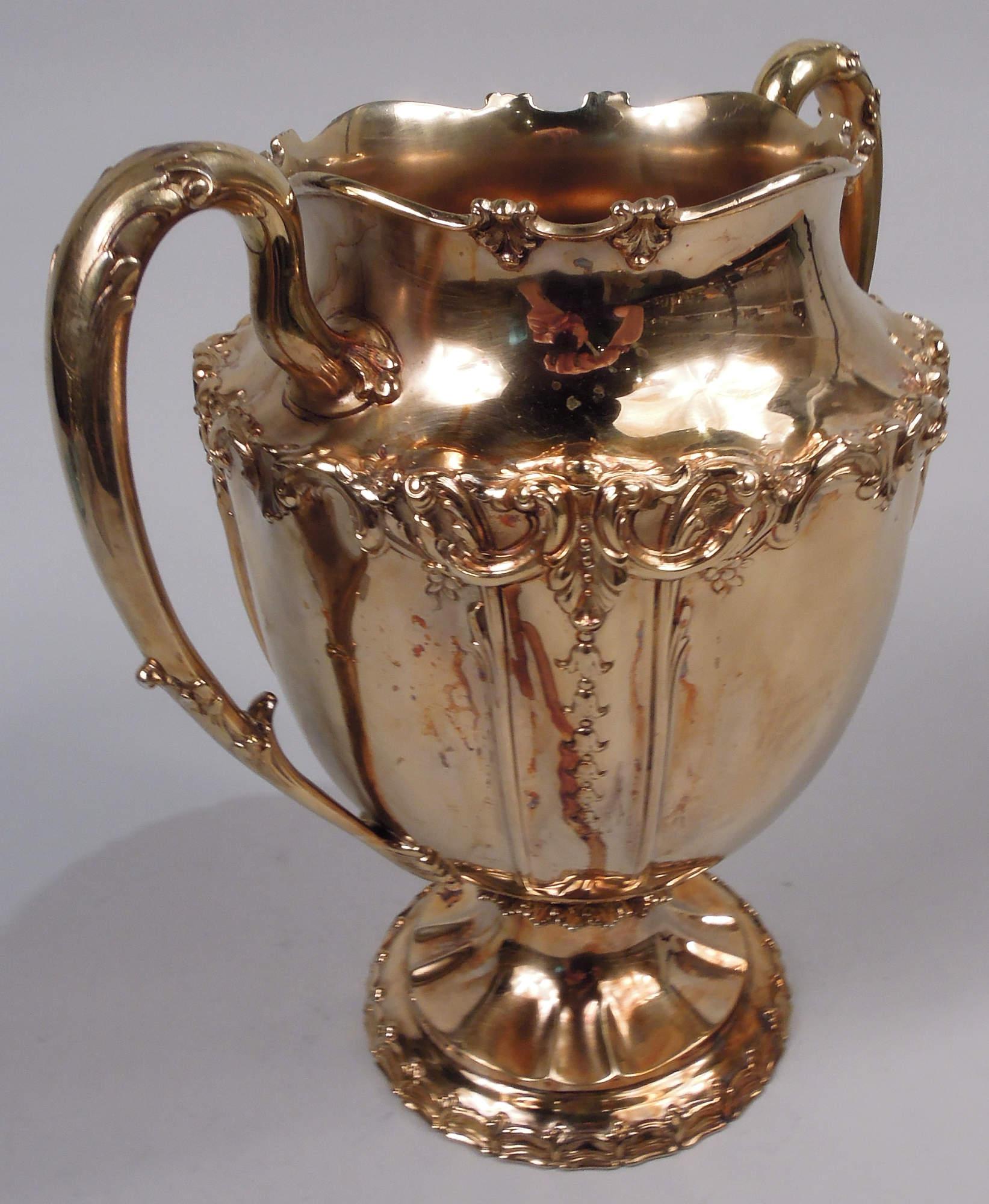 Early 20th Century Sumptuous Tiffany Edwardian Classical Silver Gilt Urn Vase For Sale