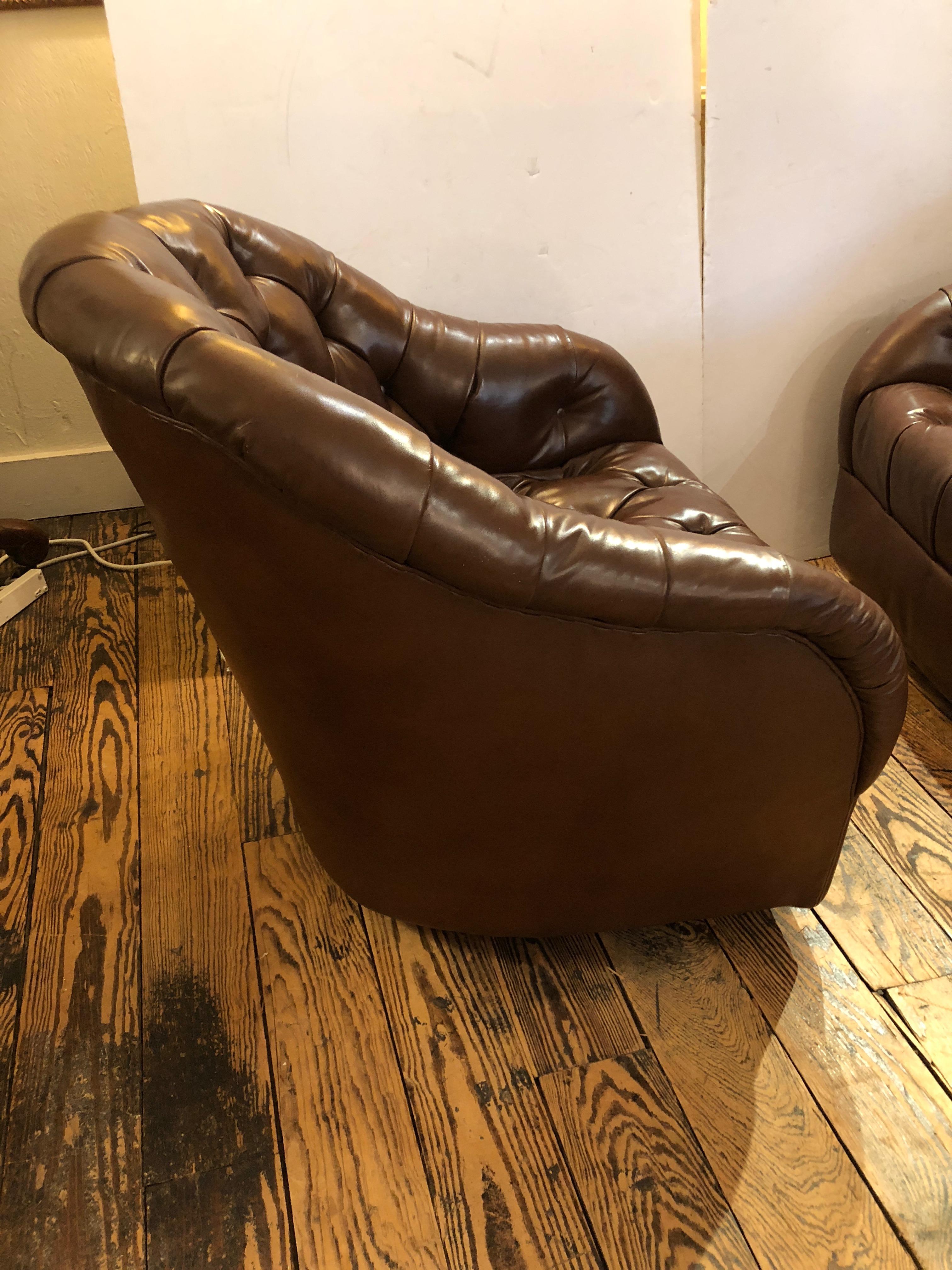 Sumptuous Tufted Ward Bennett Swivel Club Chairs in Original Supple Leather Pair 3