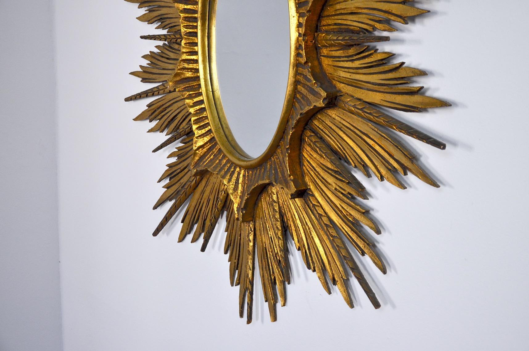 Sun and Ears Mirror in Gilded Wood Early 20th Century In Good Condition For Sale In BARCELONA, ES