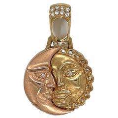Sonnen- und Mond-Anhänger aus 18 Karat Gelb- und Roségold mit Diamanten und ovalem Mondstein