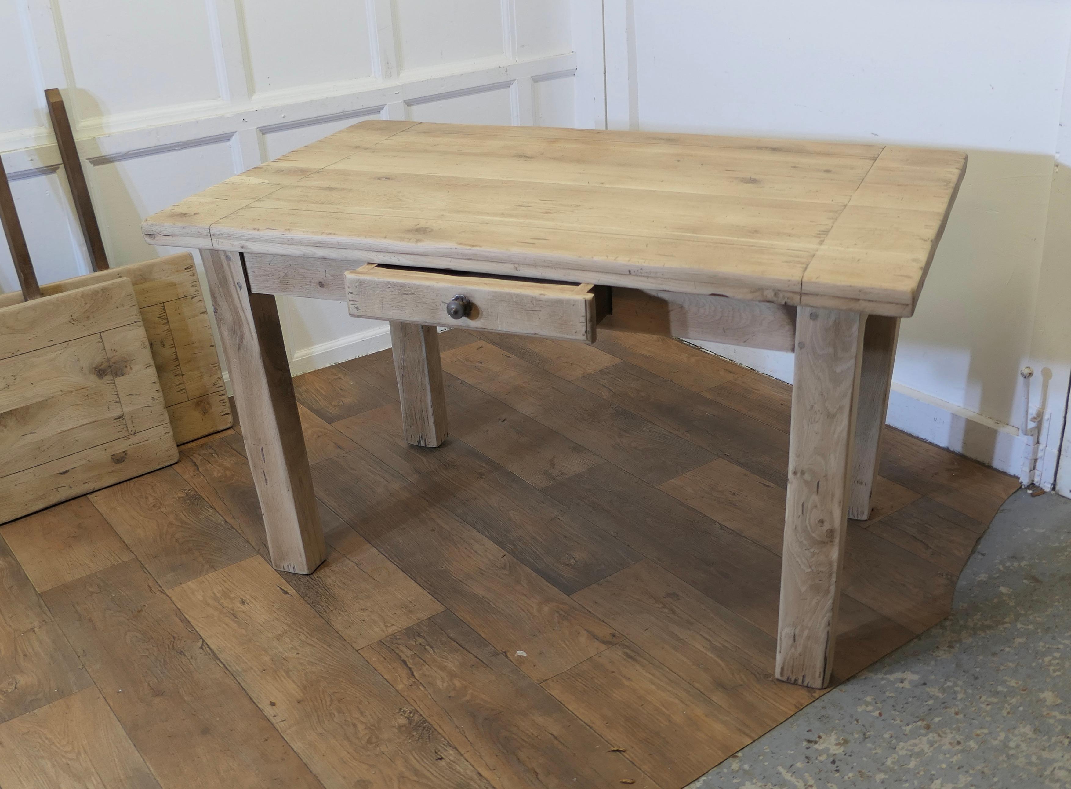 Sun Bleached Oak 7ft Extending Dining Table  The table is very heavy an solid  For Sale 2