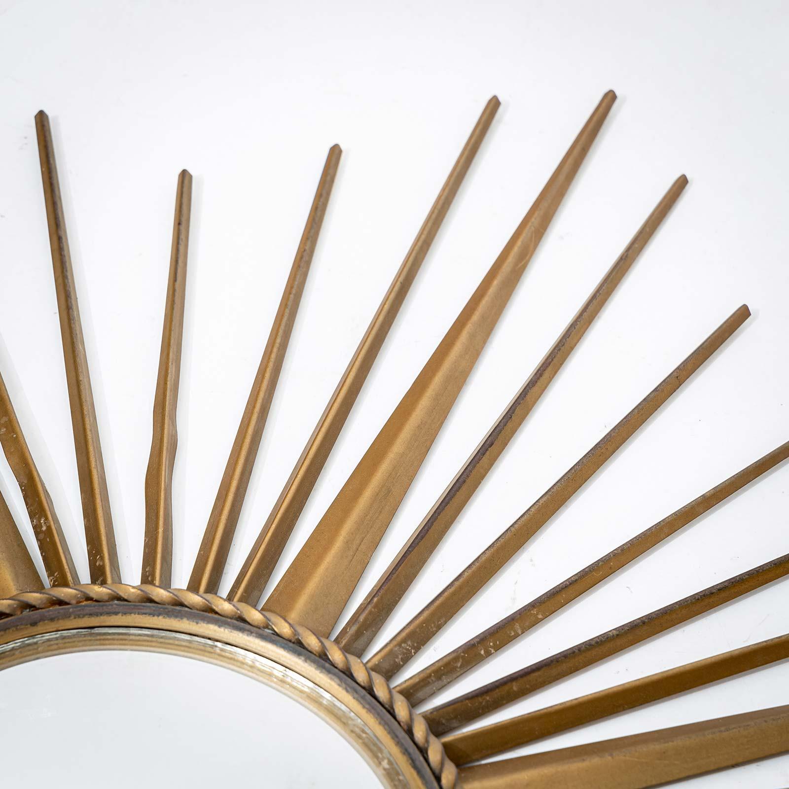 20ième siècle Miroir à éclats de soleil, France, milieu du 20e siècle en vente