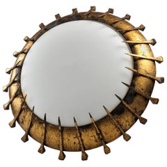 Lampe Sun à clous forgés avec feuille d'or et verre au lait