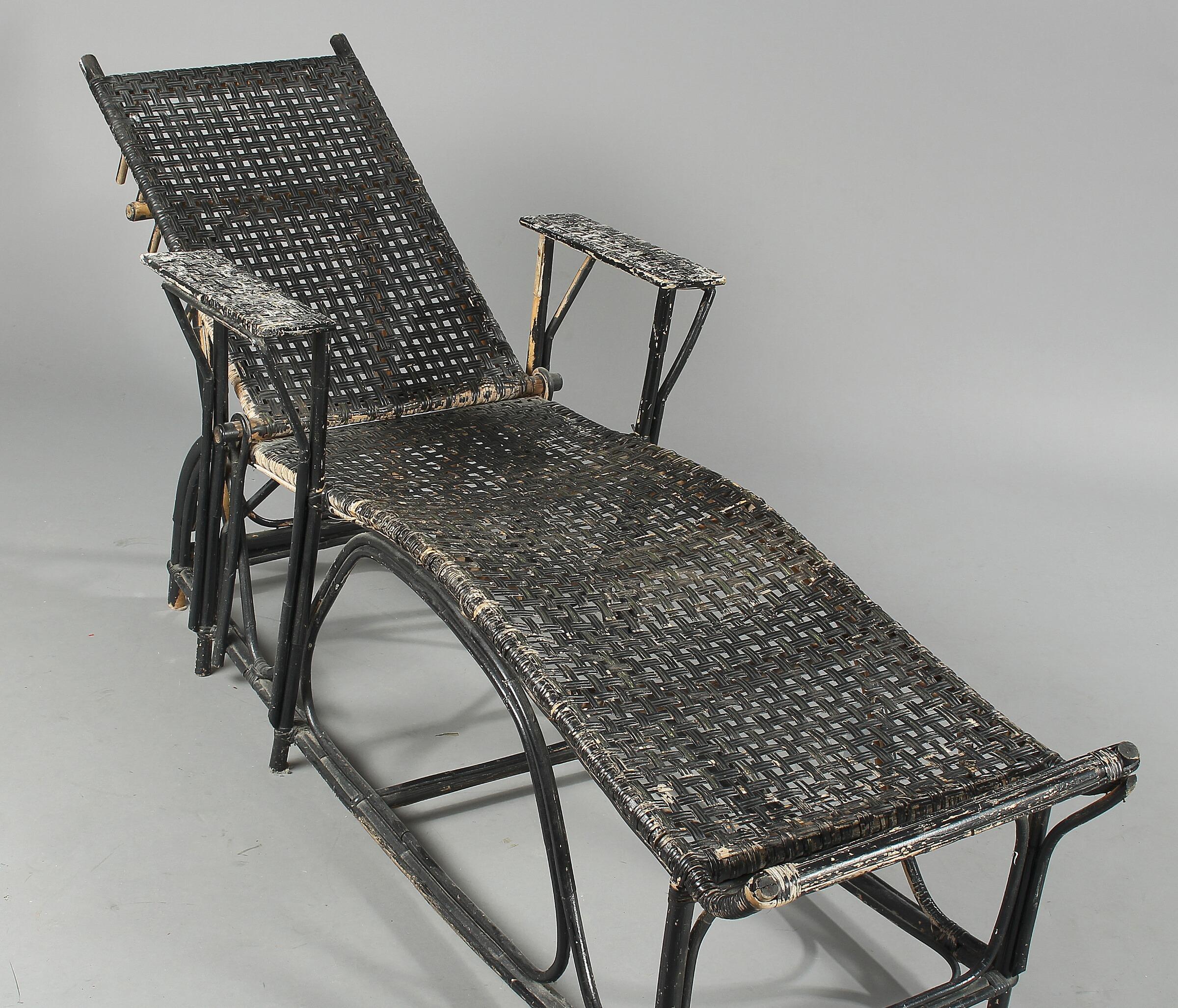 Modern Sun Lounger with Black Colored Cane and Rattan For Sale