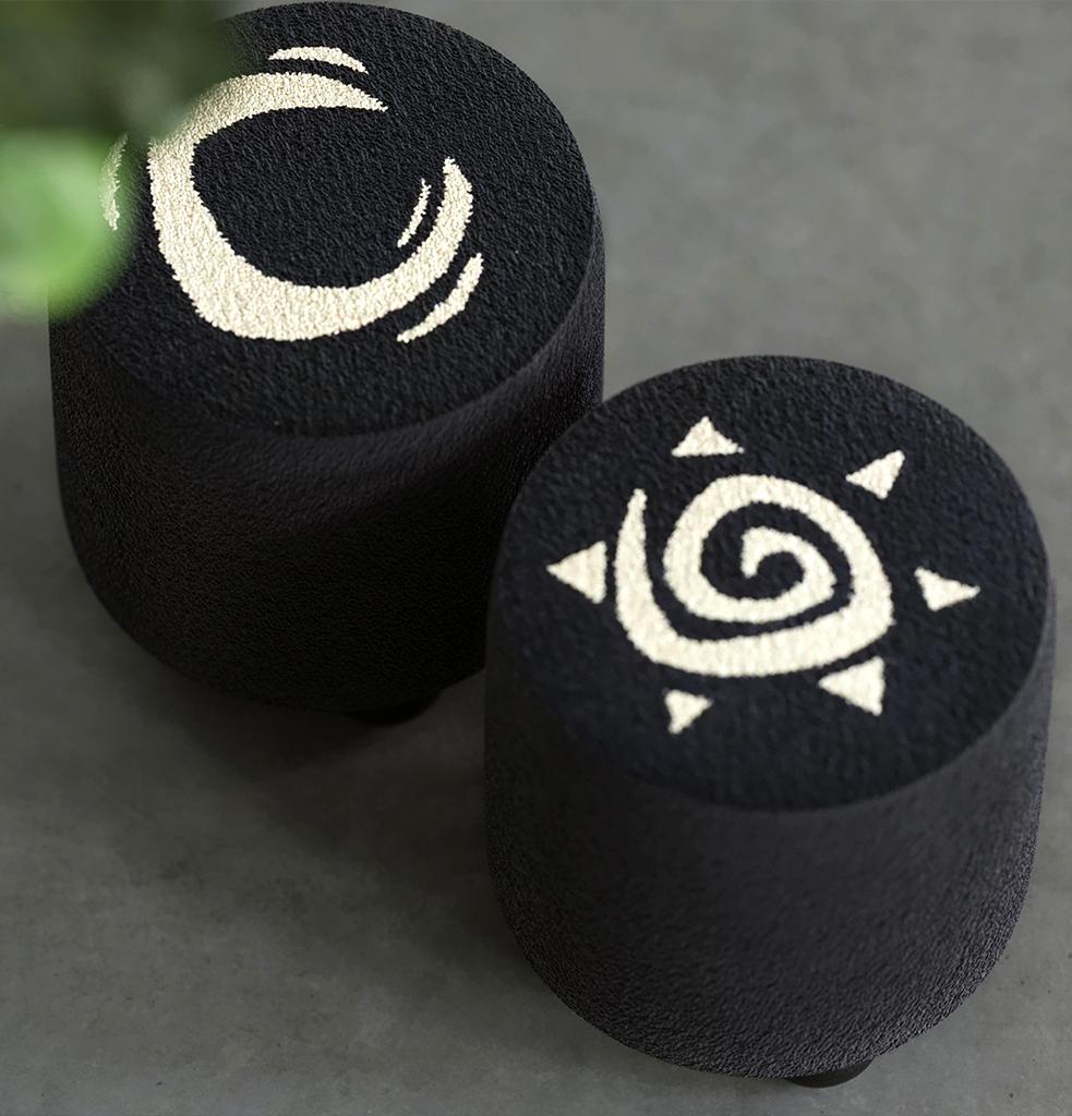 Colección SUN & LUNA: Puf Luna (Pieza única)  por Hermhaus Moderno de mediados de siglo en venta