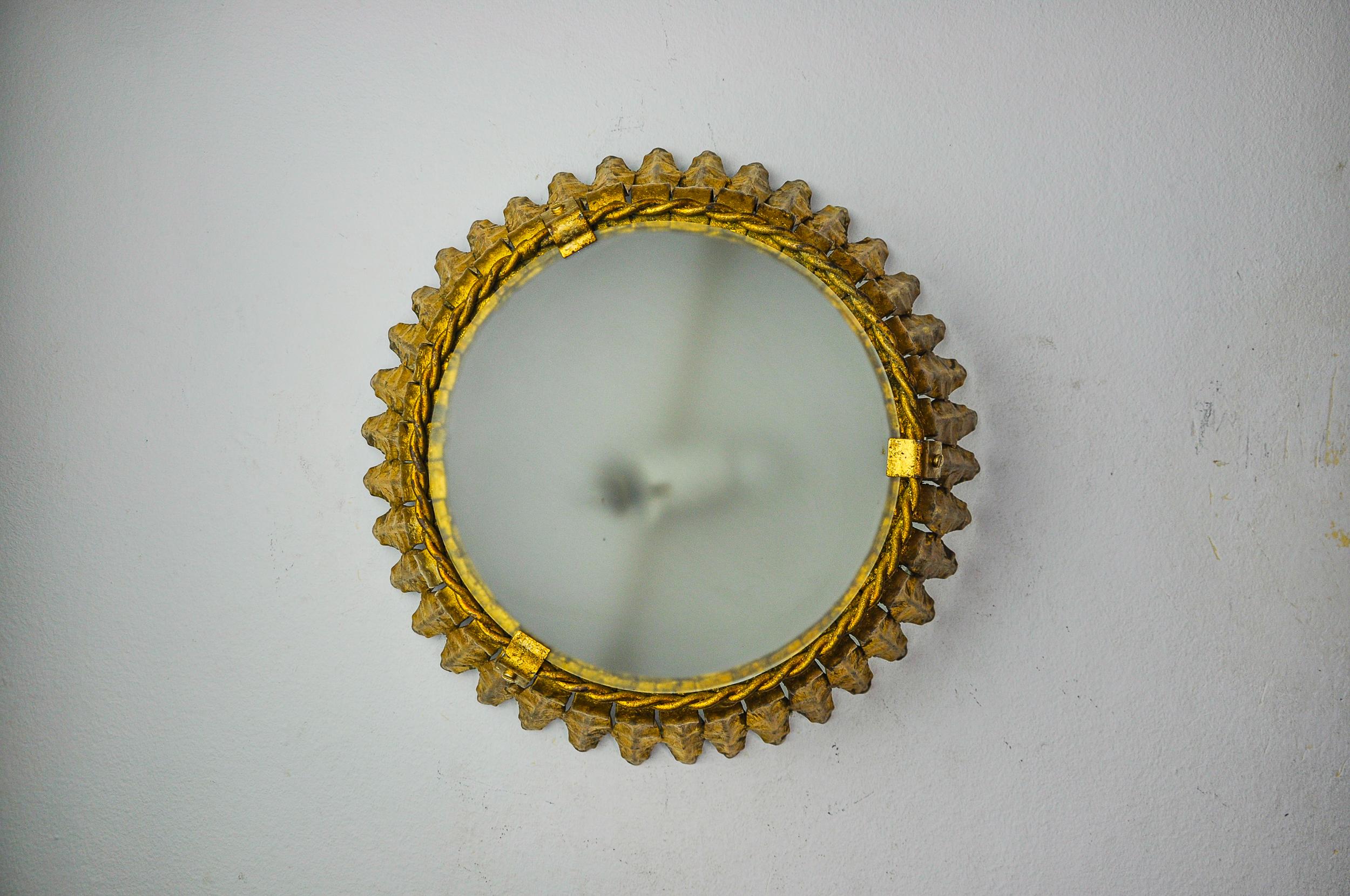 Hollywood Regency Applique Sun de ferro arte, métal et feuille d'or, spain, 1960 en vente