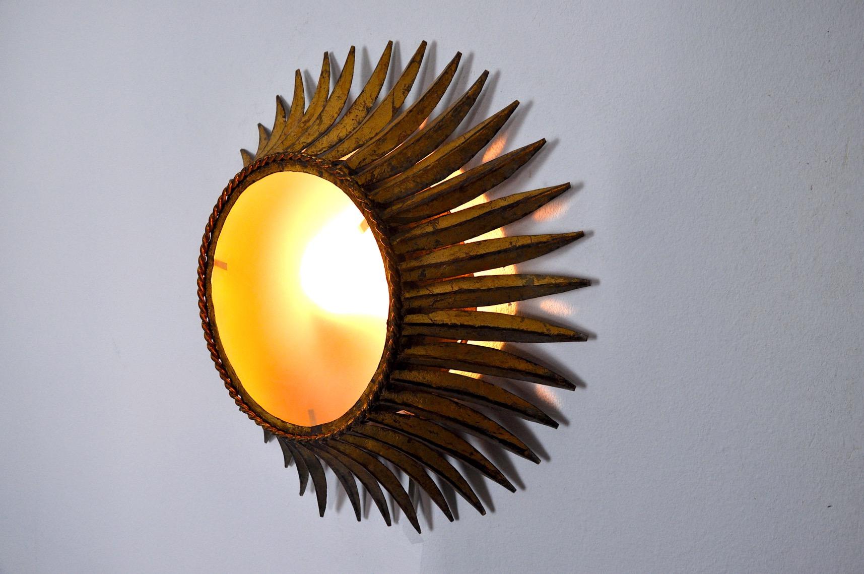 Mid-20th Century Sun Wall Lamp by Ferro Arte, Metal and Gold Leaf, Spain, 1960 For Sale