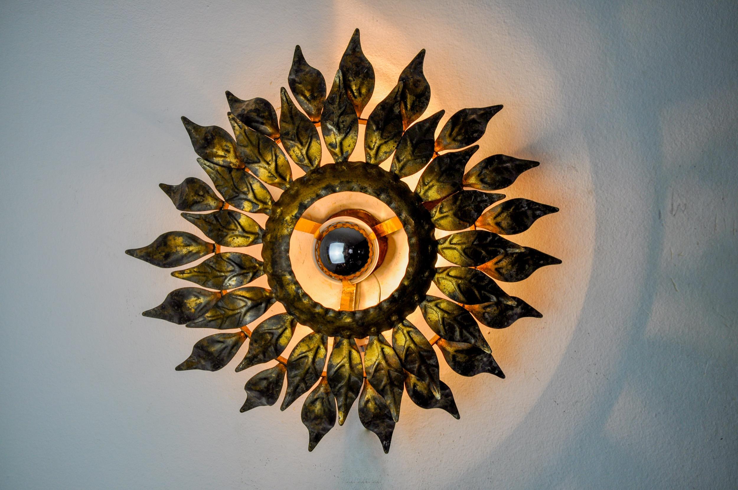 Mid-20th Century Sun wall lamp by ferro arte, metal and gold leaf, Spain, 1960 For Sale