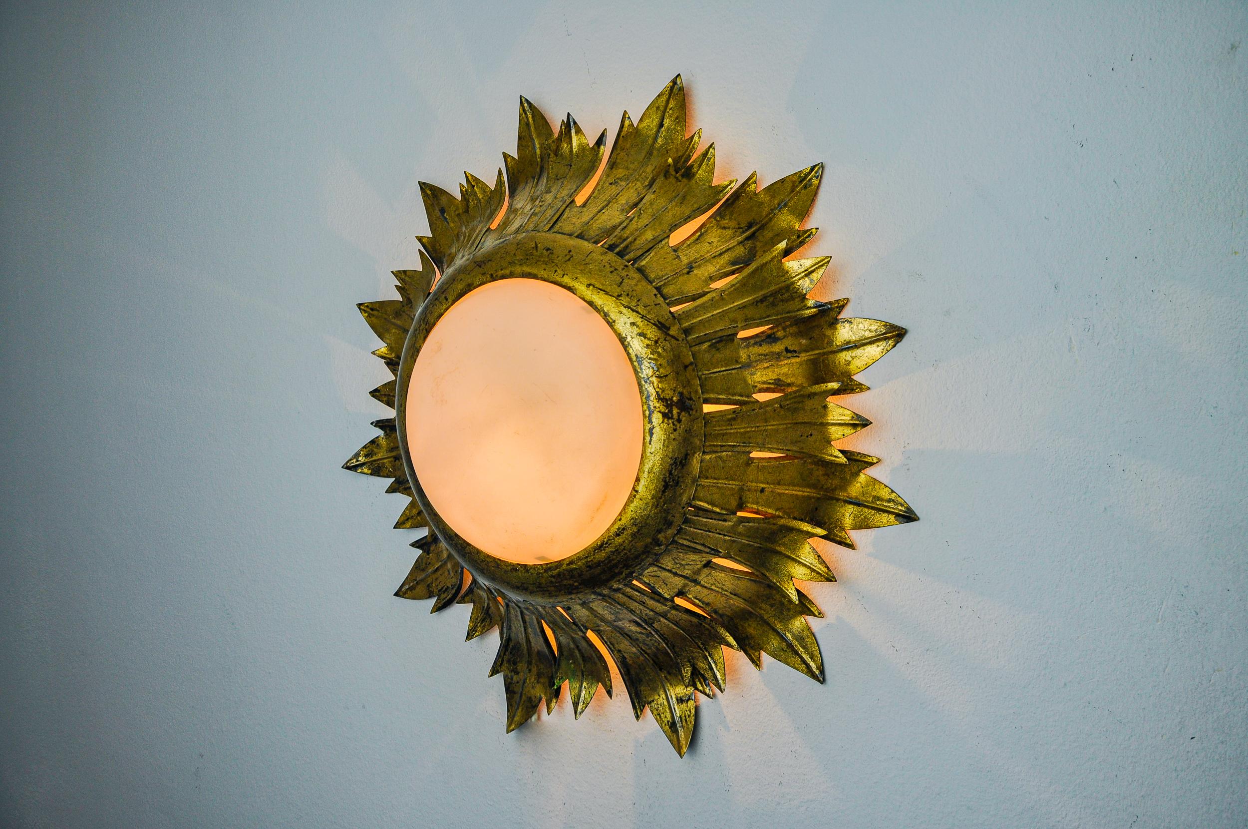 Métal Applique Sun de ferro arte, métal et feuille d'or, spain, 1960 en vente