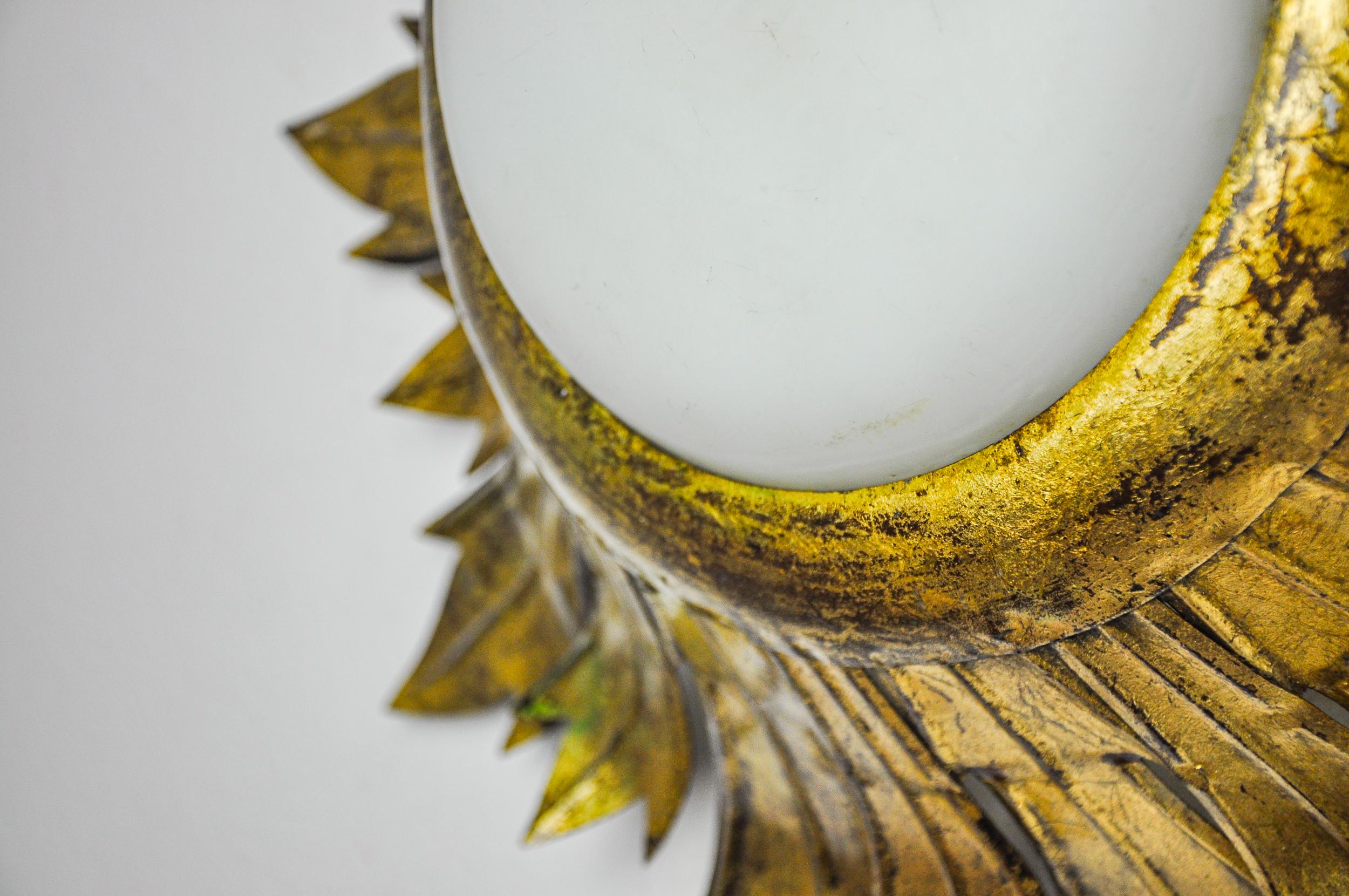 Applique Sun de ferro arte, métal et feuille d'or, spain, 1960 en vente 1