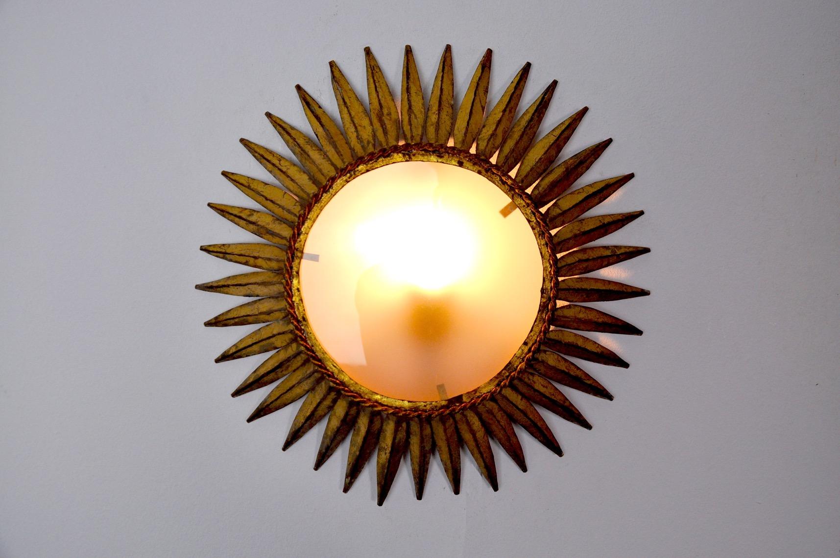 Sun Wall Lamp by Ferro Arte, Metal and Gold Leaf, Spain, 1960 In Good Condition For Sale In BARCELONA, ES
