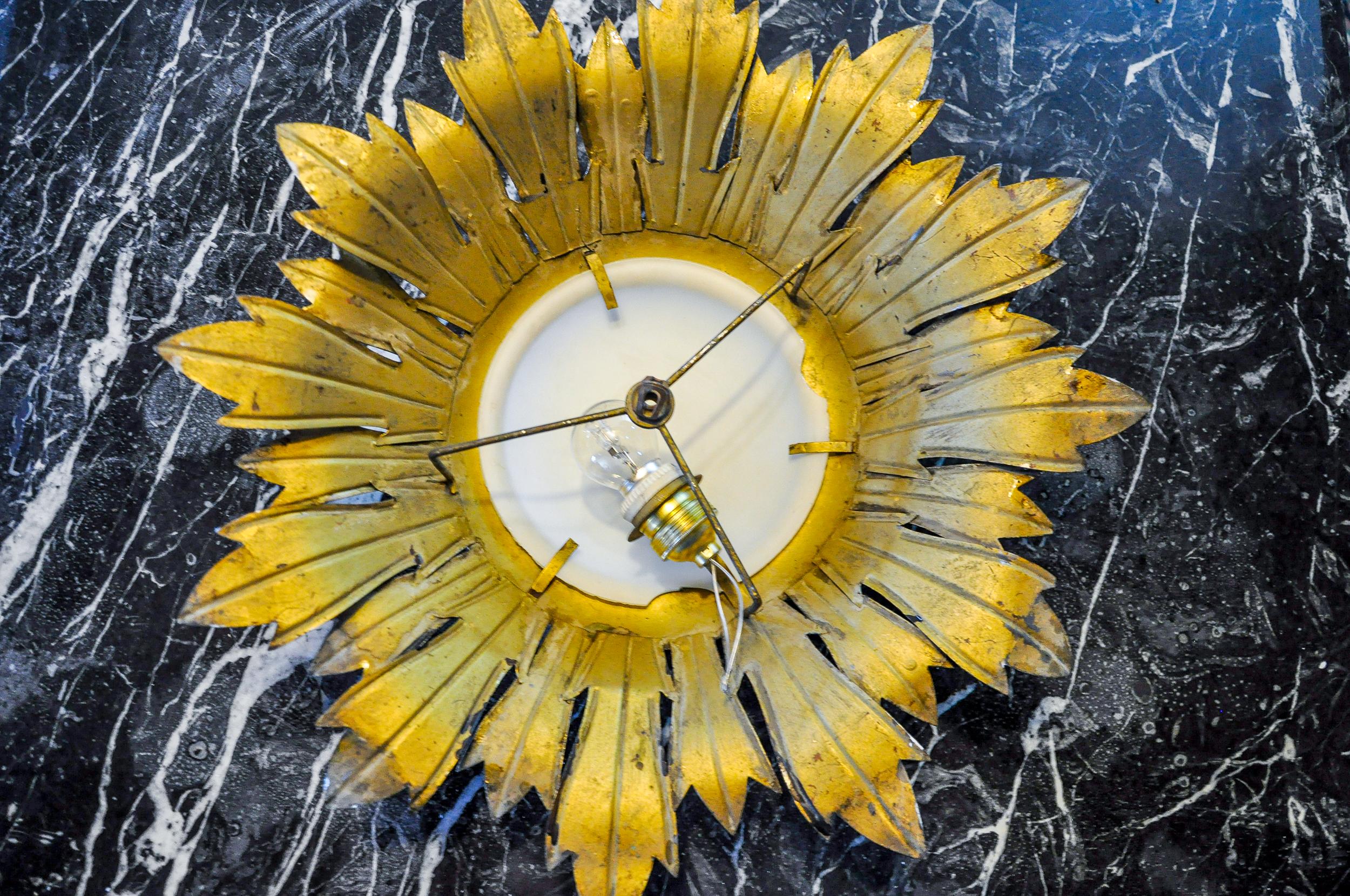 Applique Sun de ferro arte, métal et feuille d'or, spain, 1960 en vente 2