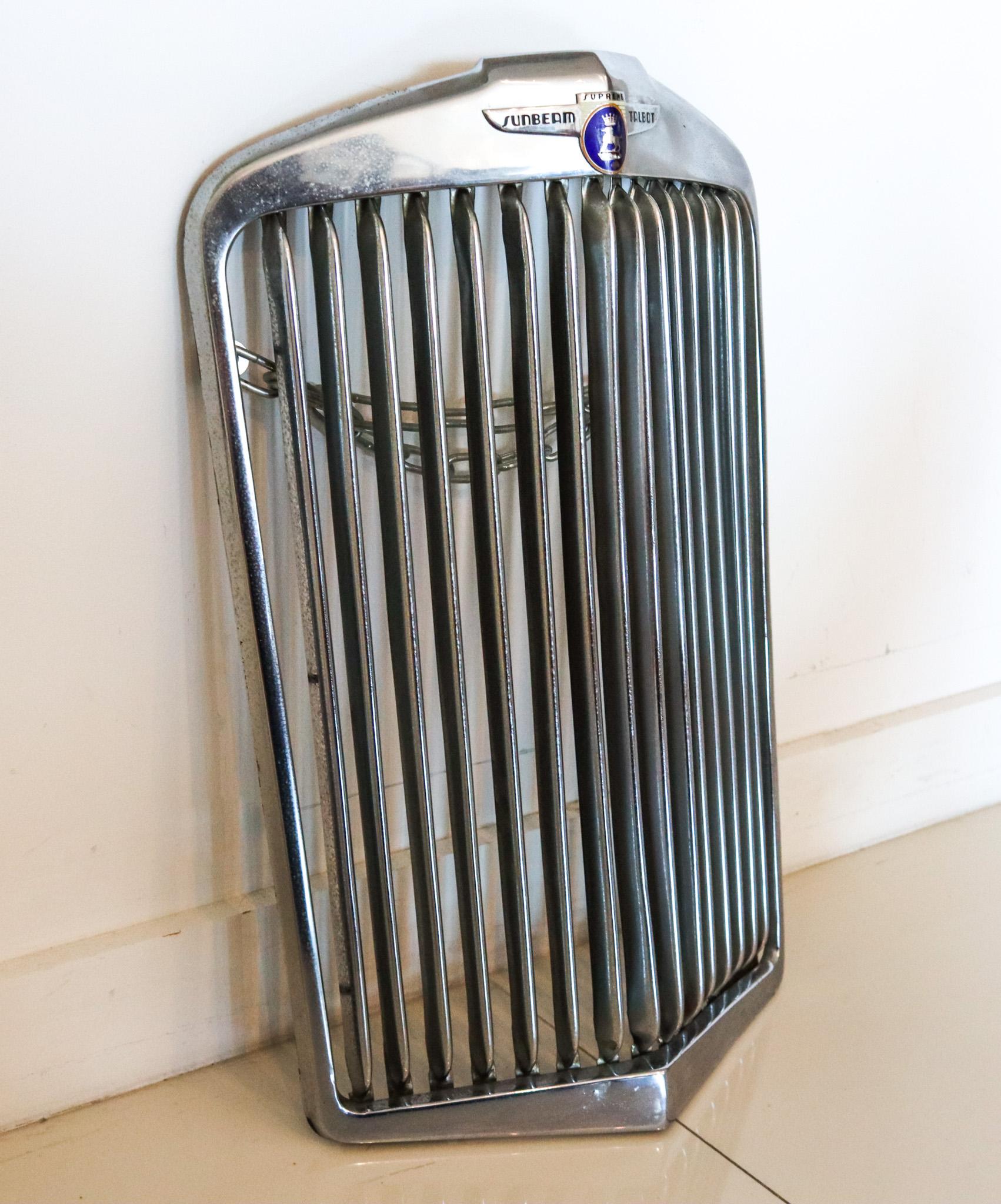 North American Sunbeam Supreme Talbot Rare 1947 Radiator Cover Front In Steel And Enamel For Sale