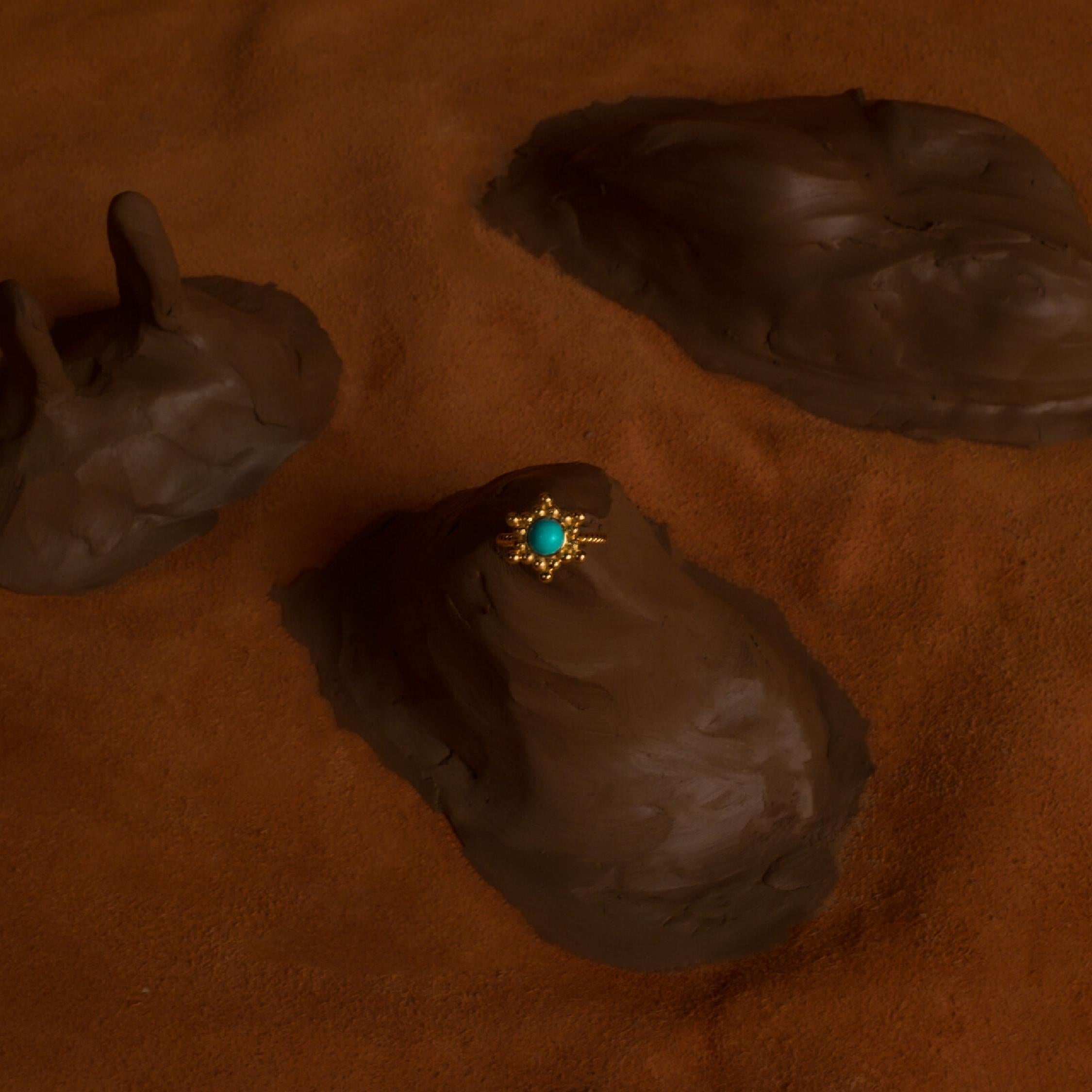 in vendita:  Anello Sunbeam con turchese in oro giallo 18k e pietra turchese