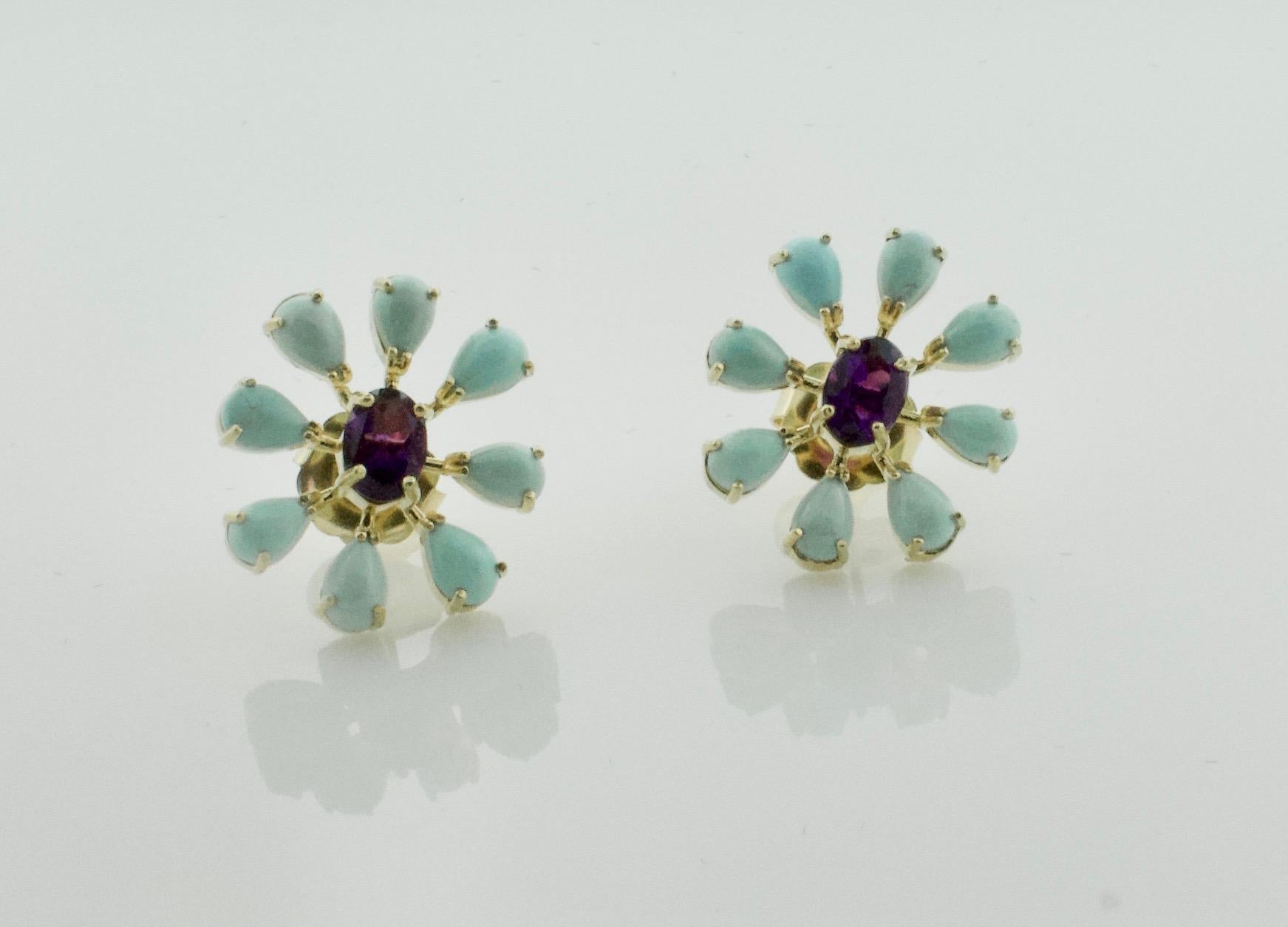Taille ovale Boucles d'oreilles Sunburst en or jaune 18 carats, améthyste et turquoise perse en vente