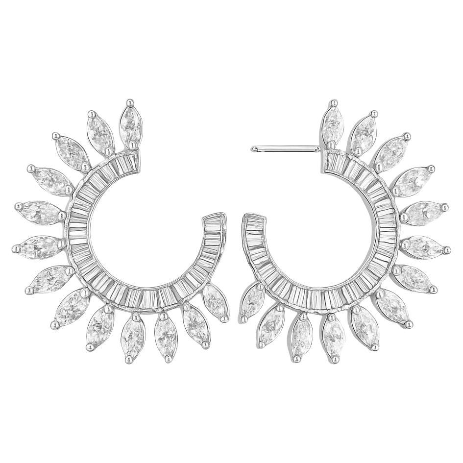 Boucles d'oreilles Sunburst Baguette en or blanc 14K Marquise Diamond Circle en vente