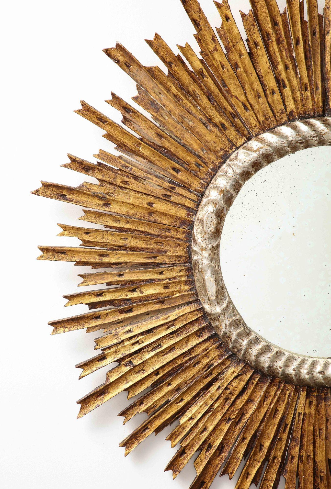 Sunburst Carved Giltwood Mirror, 20th Century In Good Condition In South Salem, NY