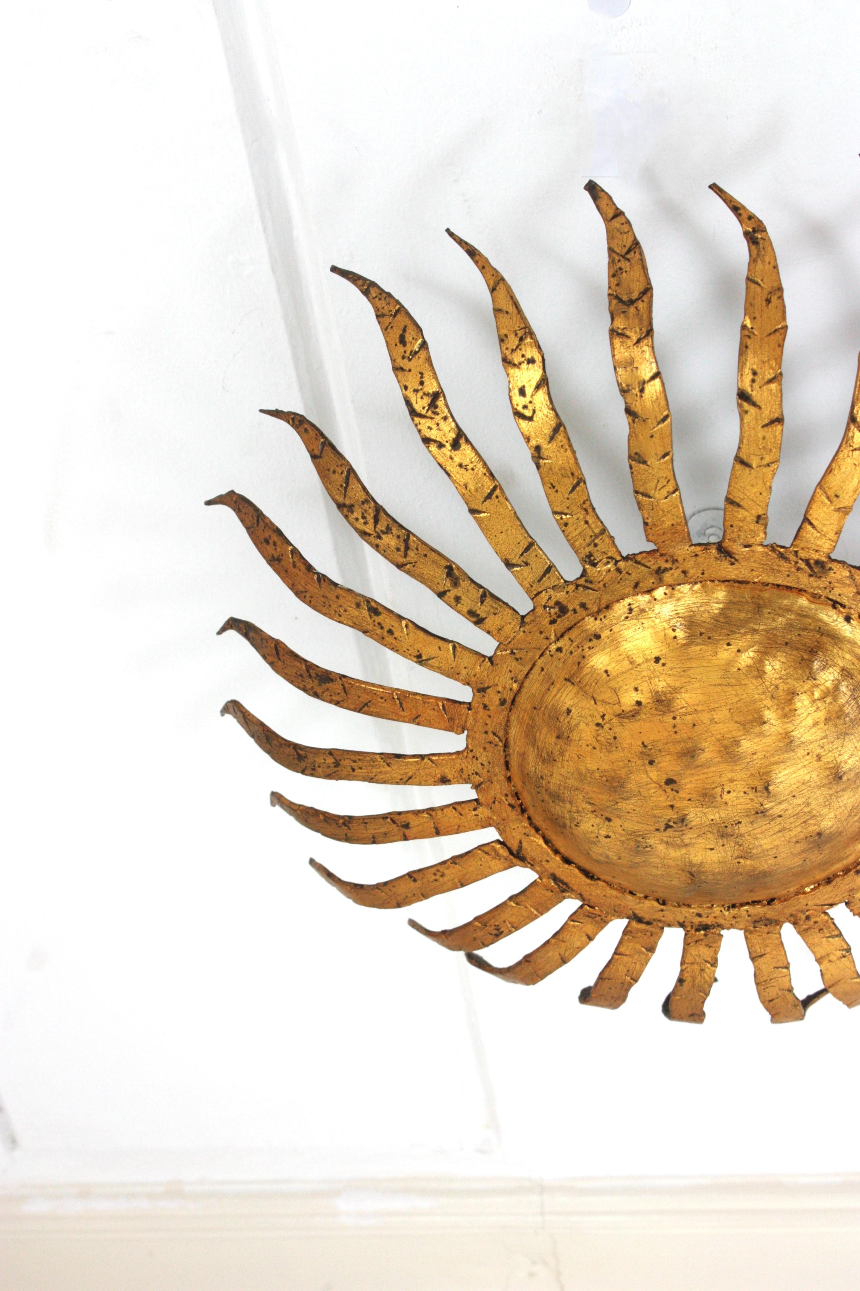 Sunburst Ceiling Light Fixture in Gilt Wrought Iron, Spain 1950s In Good Condition For Sale In Barcelona, ES