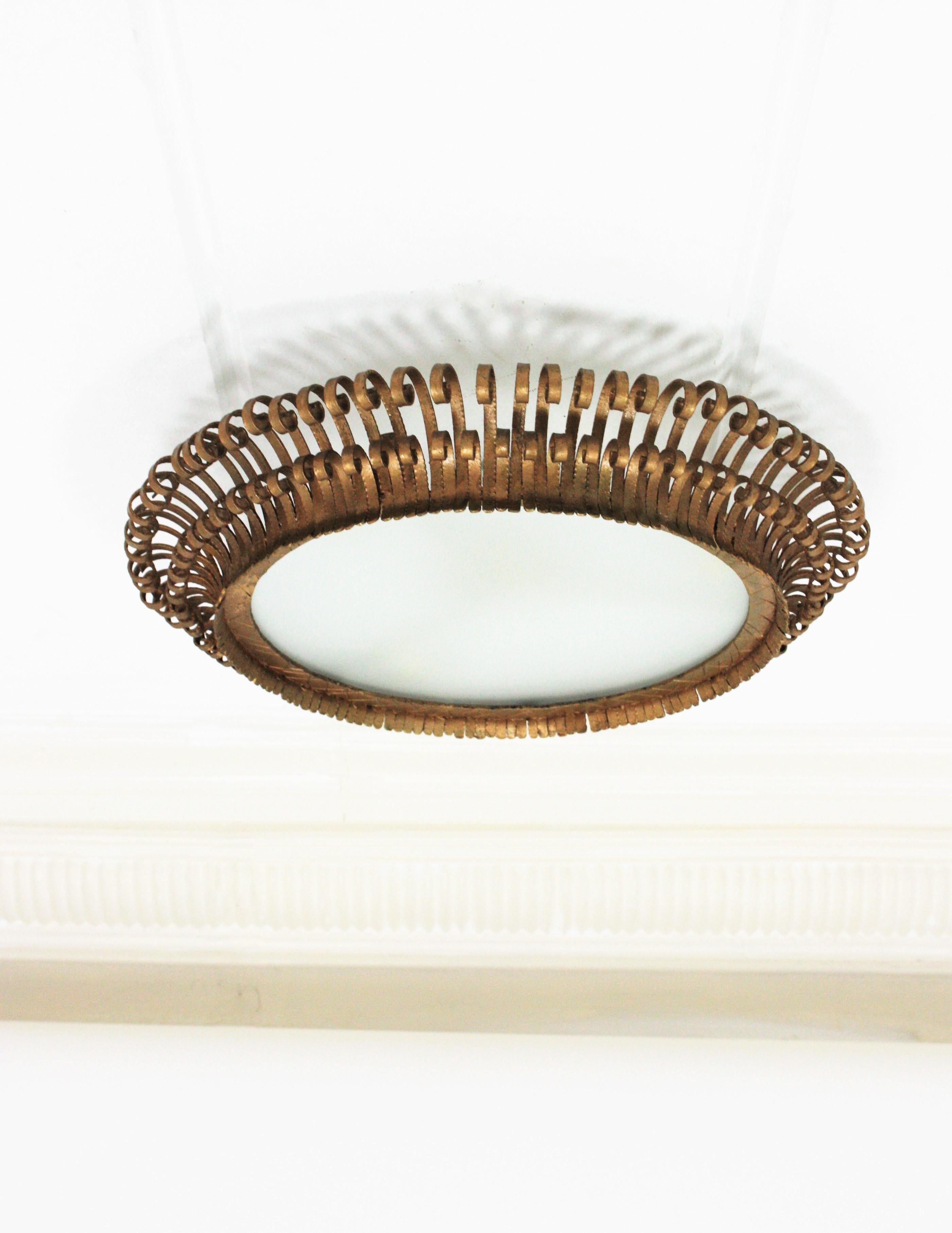 Sunburst Crown Light Fixture with Eyelash Scroll Endings In Good Condition For Sale In Barcelona, ES