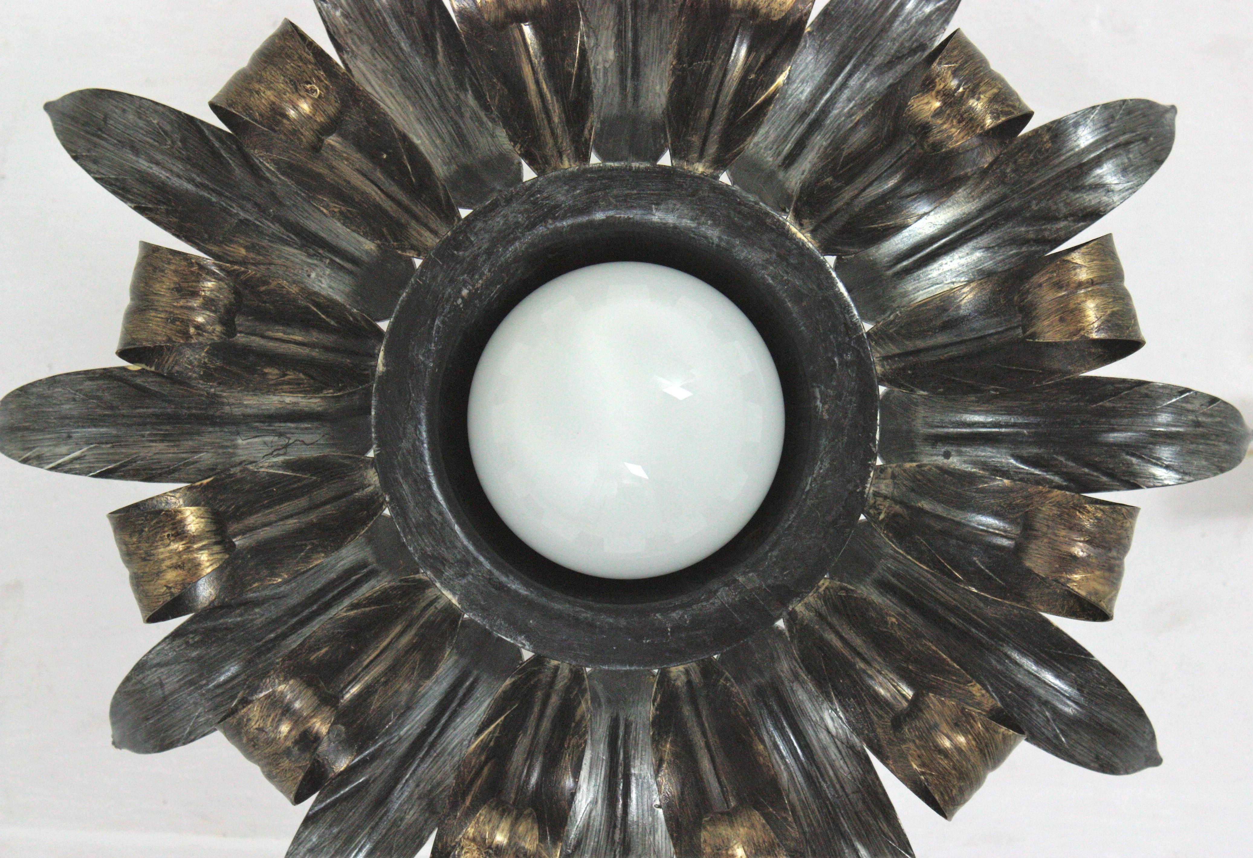 Sunburst Eyelash Flush Mount Light Fixture in Gilt Silvered Metal In Good Condition For Sale In Barcelona, ES