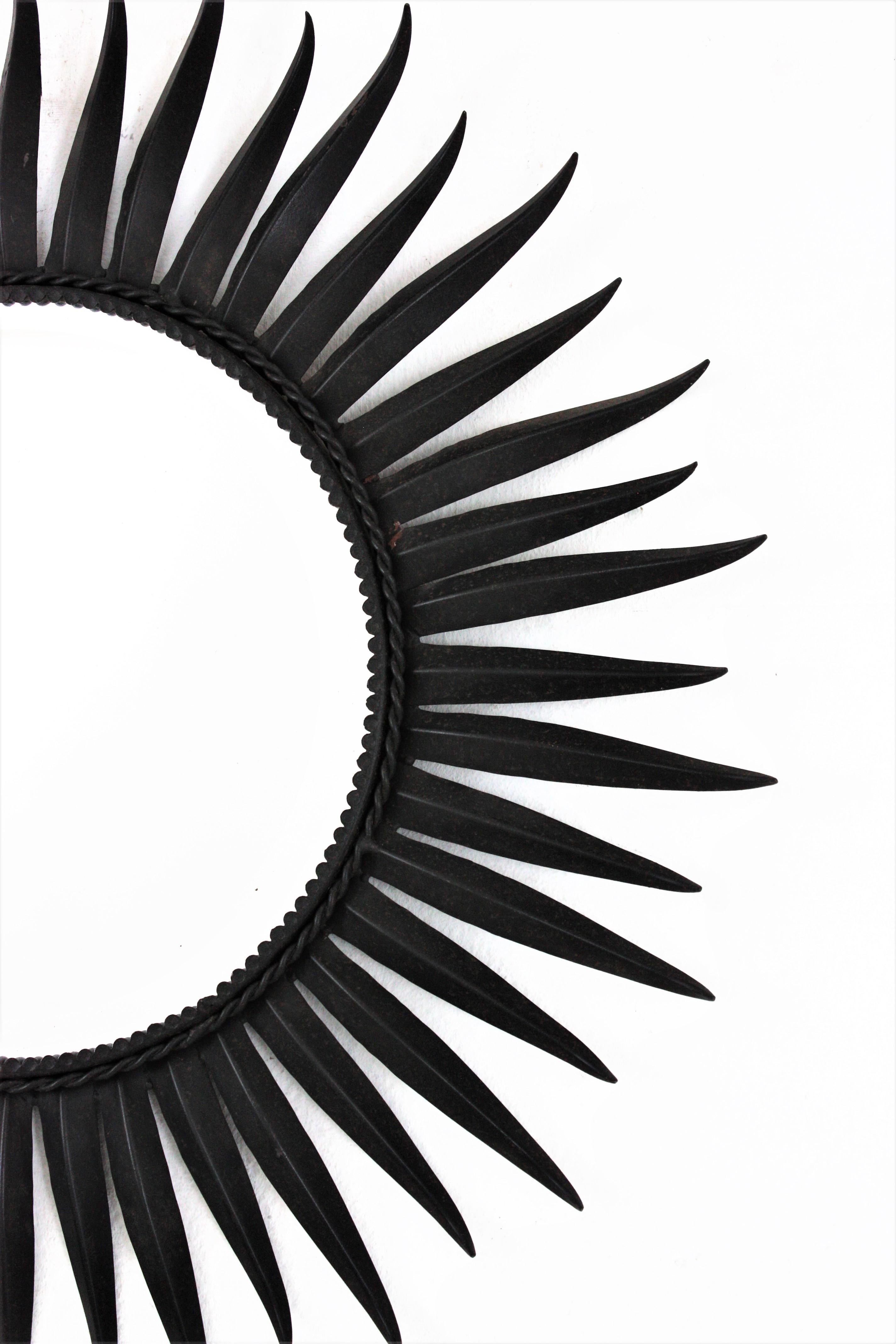 Sunburst Eyelash Mirror in Black Wrought Iron In Good Condition For Sale In Barcelona, ES