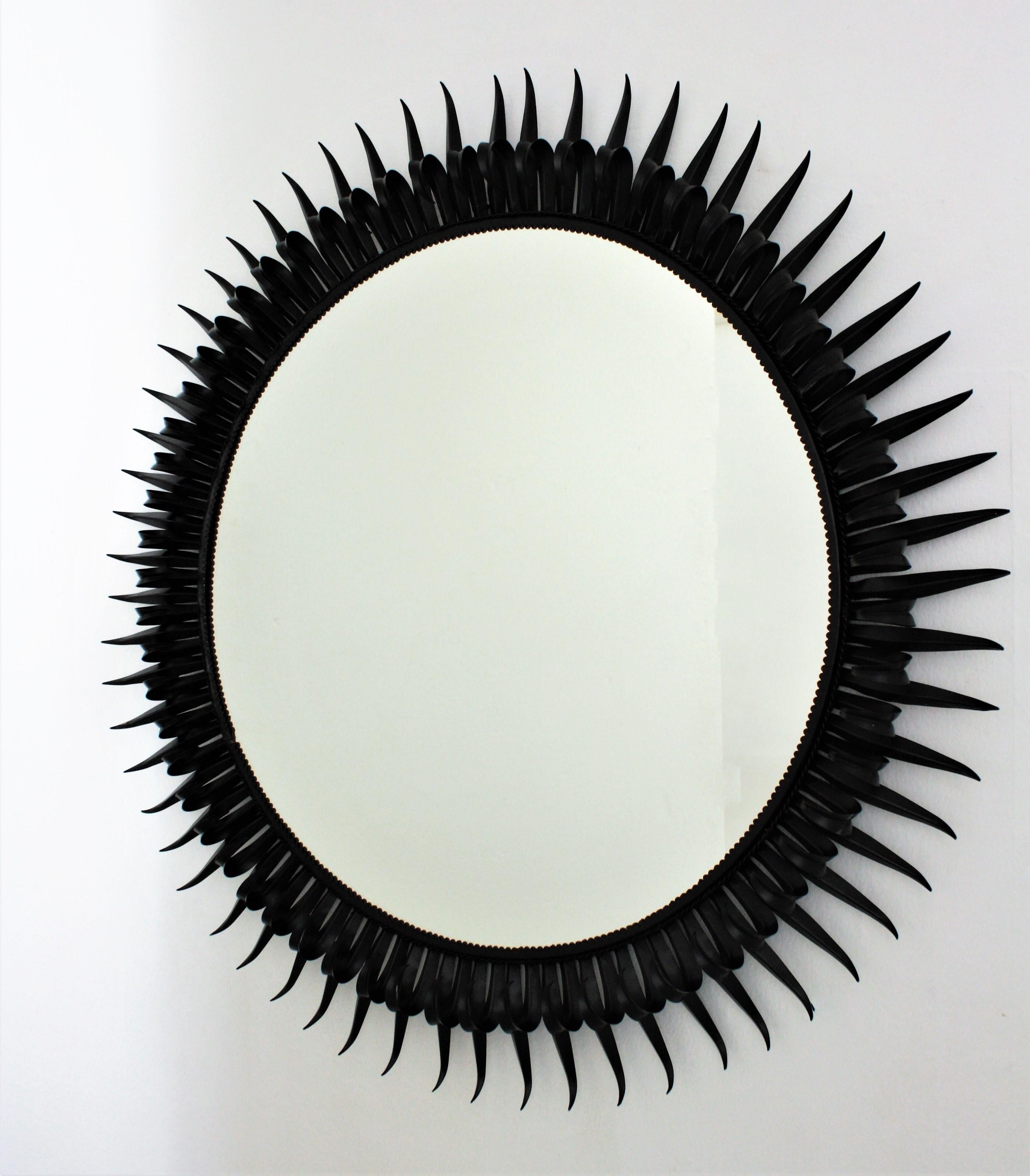 Sunburst Eyelash Mirror in Black Wrought Iron, Large Scale In Good Condition In Barcelona, ES