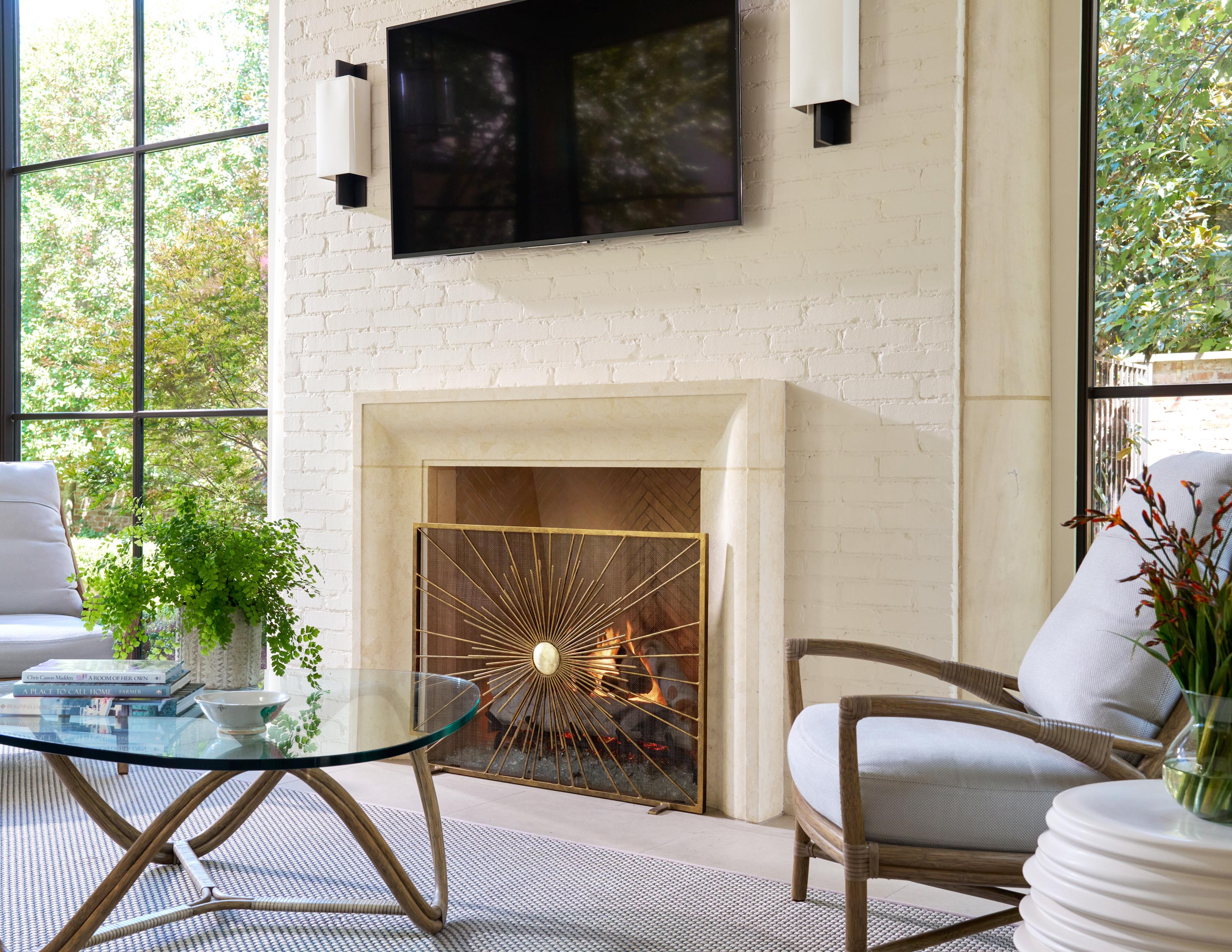 Sunburst Fireplace Screen in Brilliant Gold For Sale 1