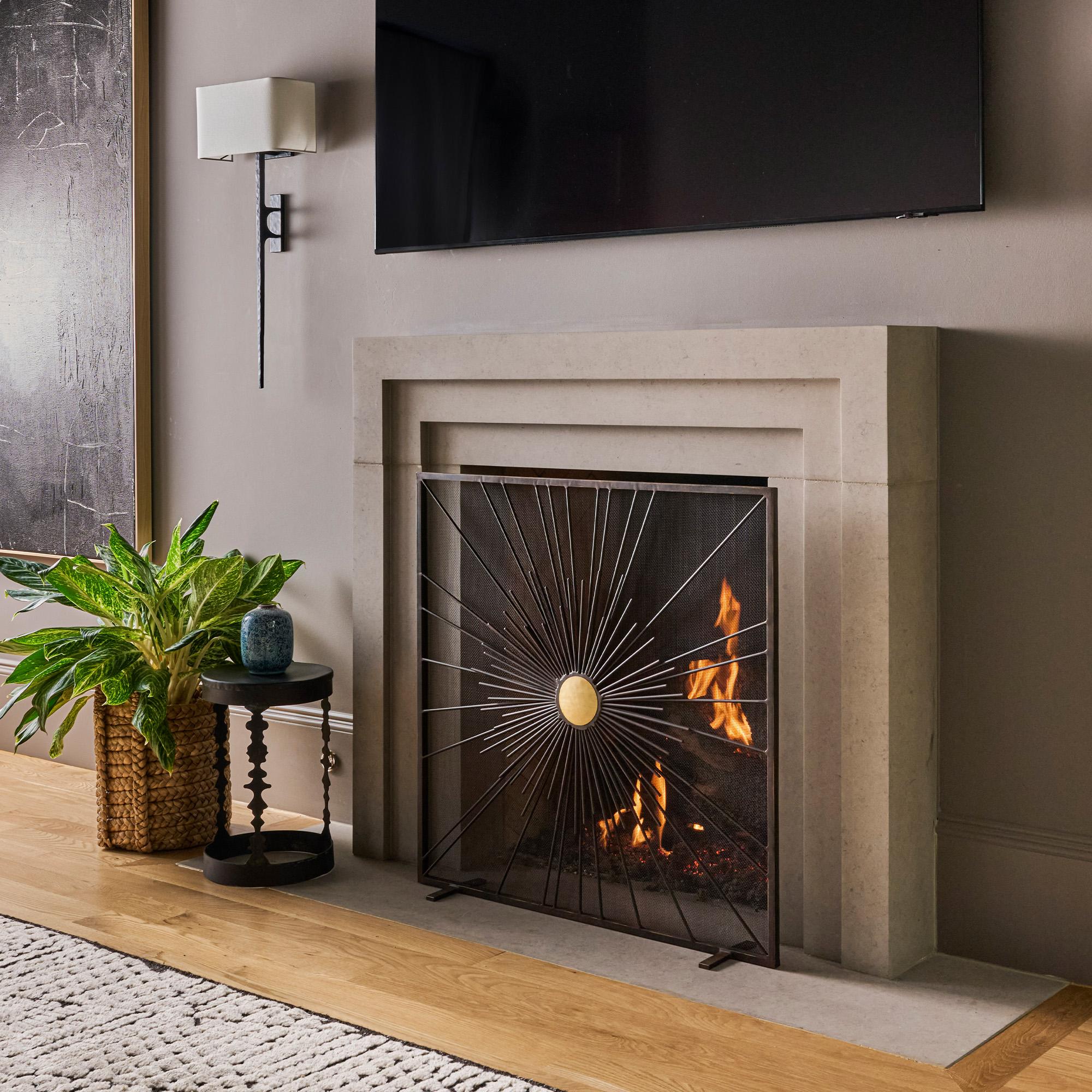 Écran de cheminée Sunburst en noir chaud en vente 6