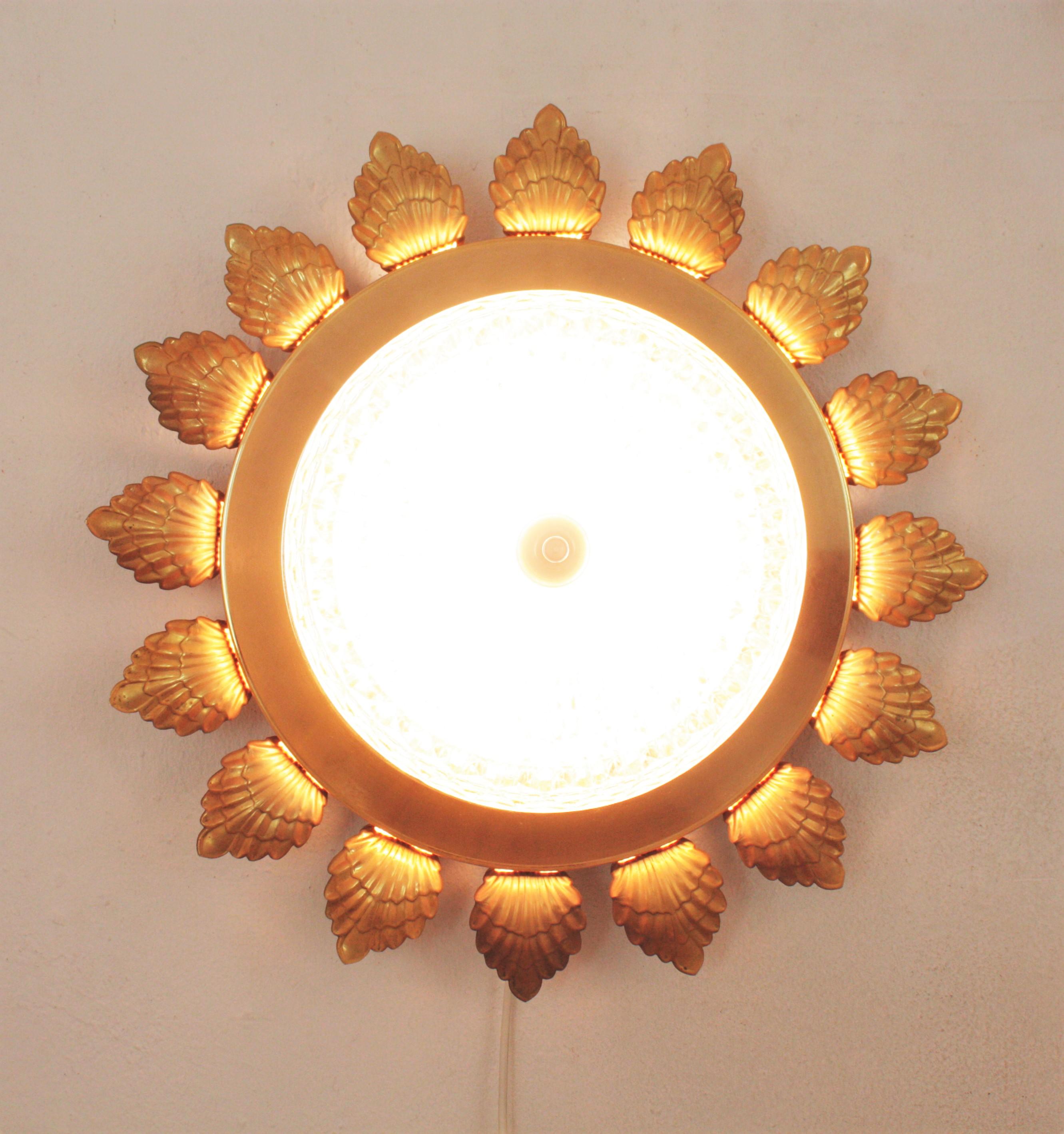 Sunburst Flower Flush Mount in Gilt Metal and Pressed Glass In Good Condition In Barcelona, ES