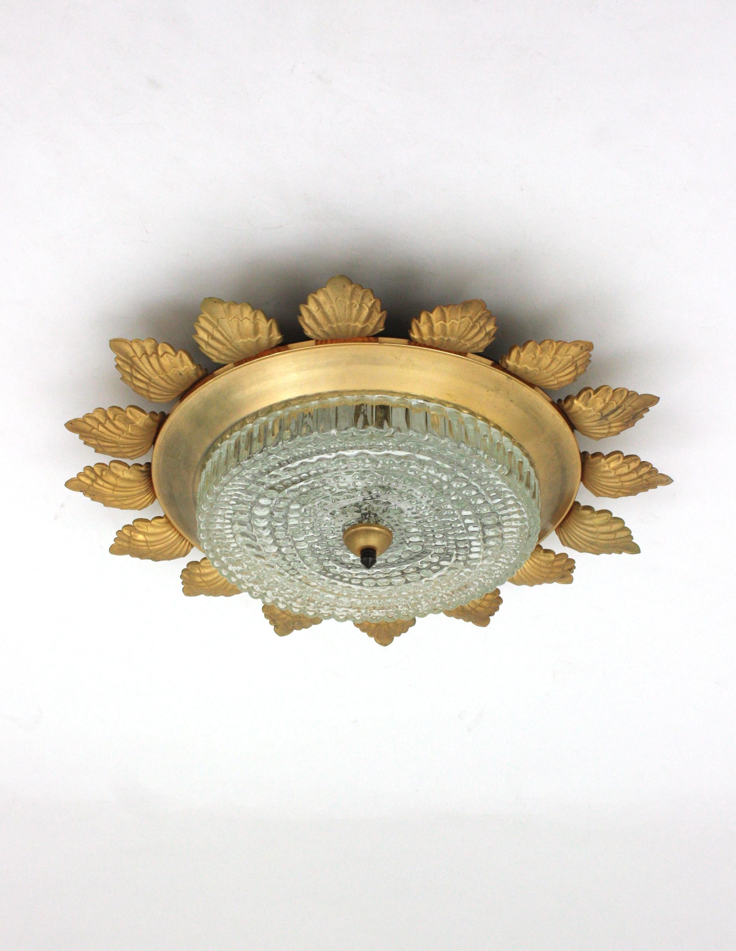 Flor Sunburst Empotrable de Metal Dorado y Cristal Prensado en venta 4